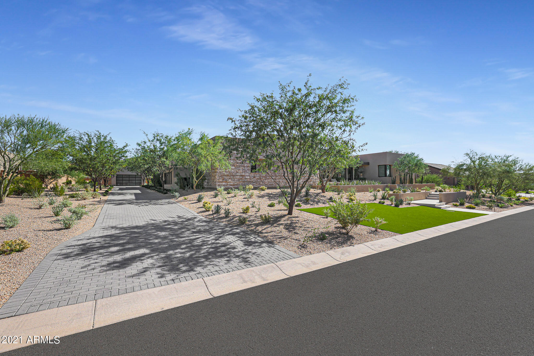 WHITE HORSE - Residential