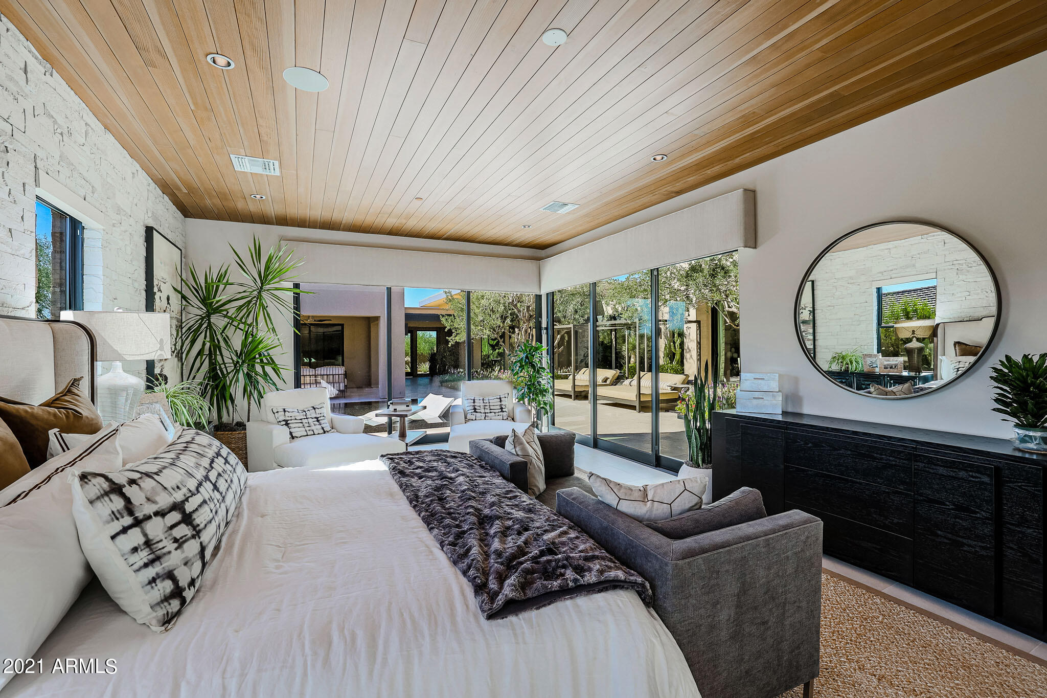 WHITE HORSE - Residential