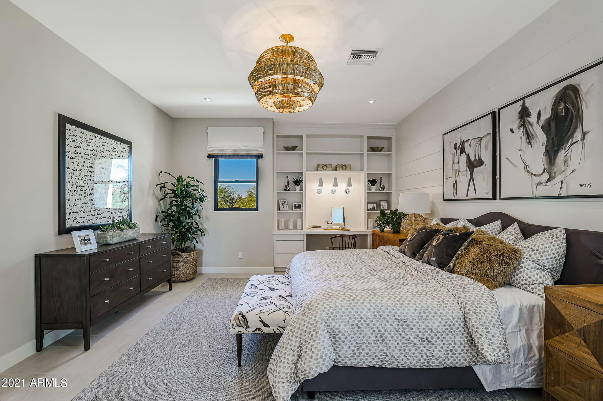 WHITE HORSE - Residential