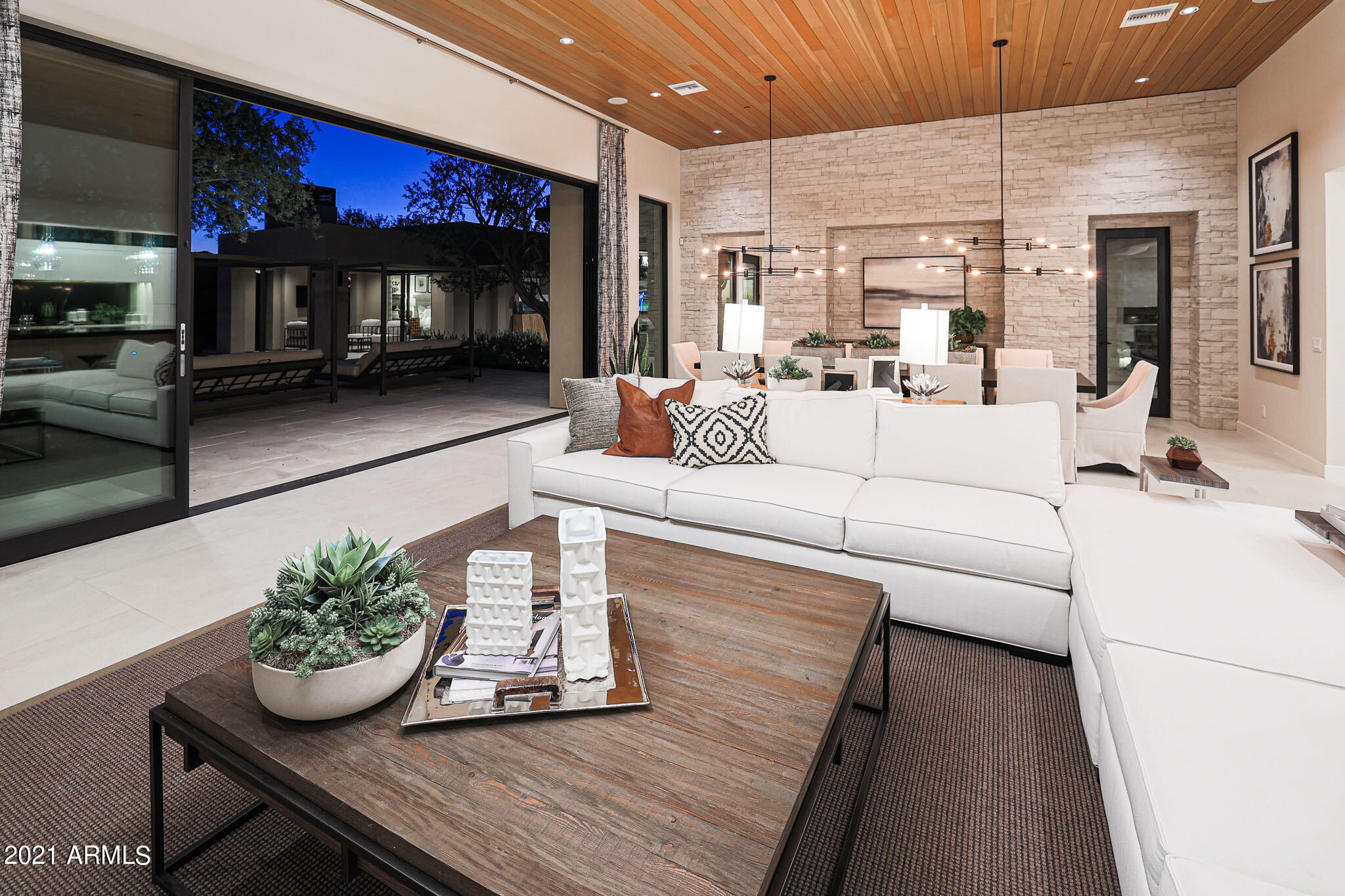 WHITE HORSE - Residential