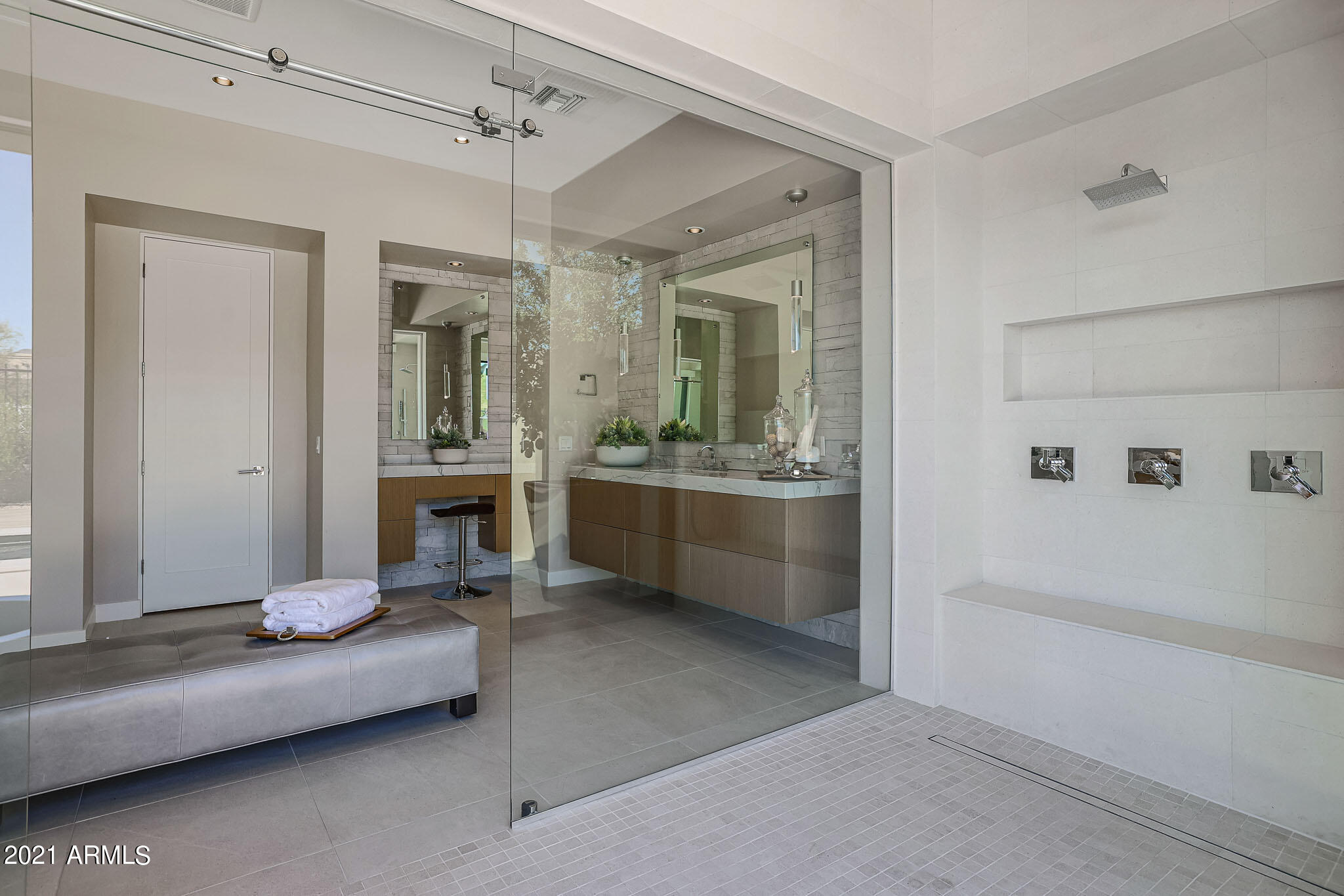 WHITE HORSE - Residential