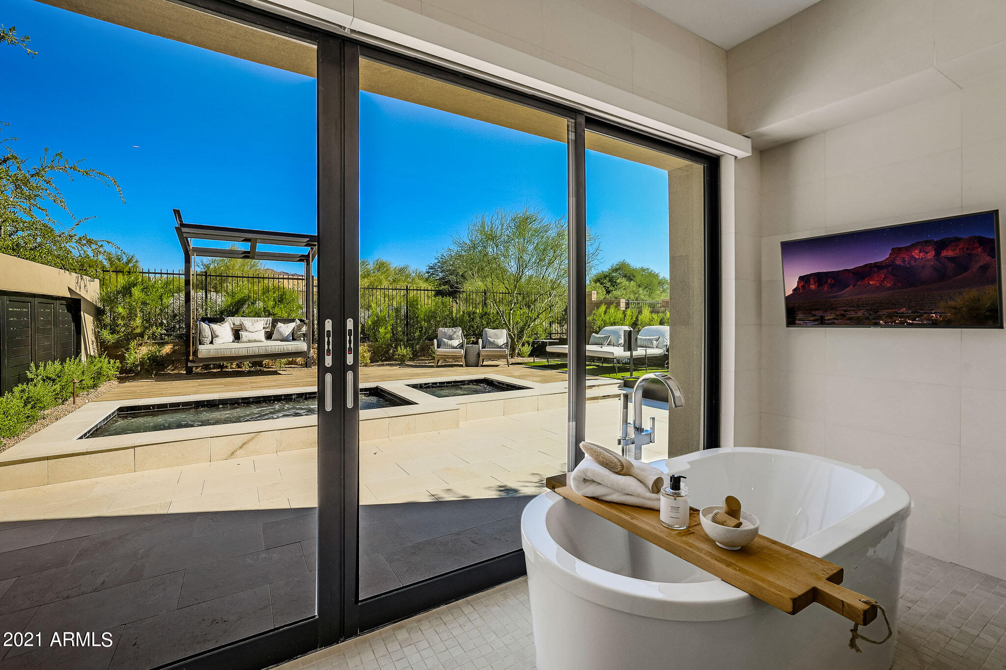 WHITE HORSE - Residential