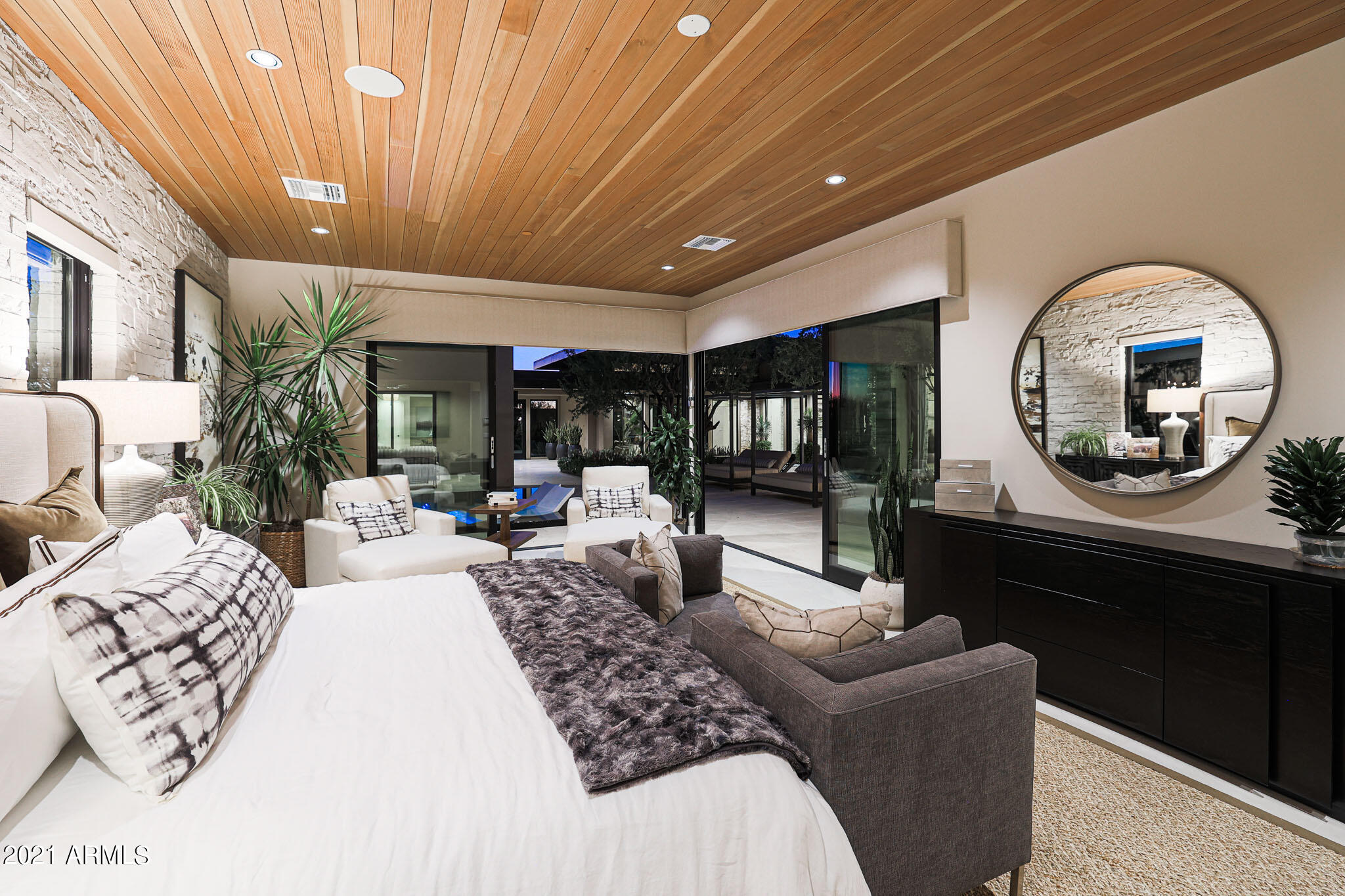 WHITE HORSE - Residential