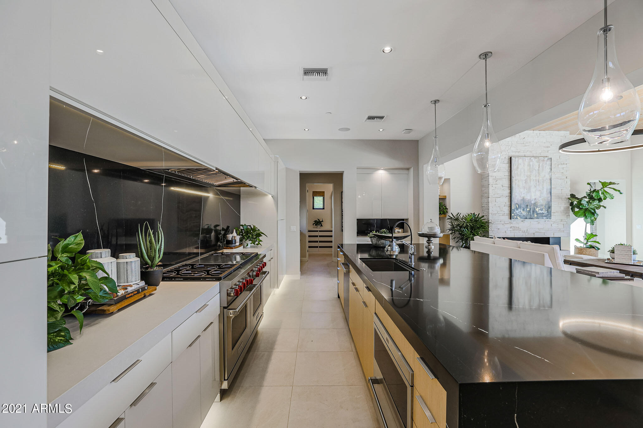 WHITE HORSE - Residential