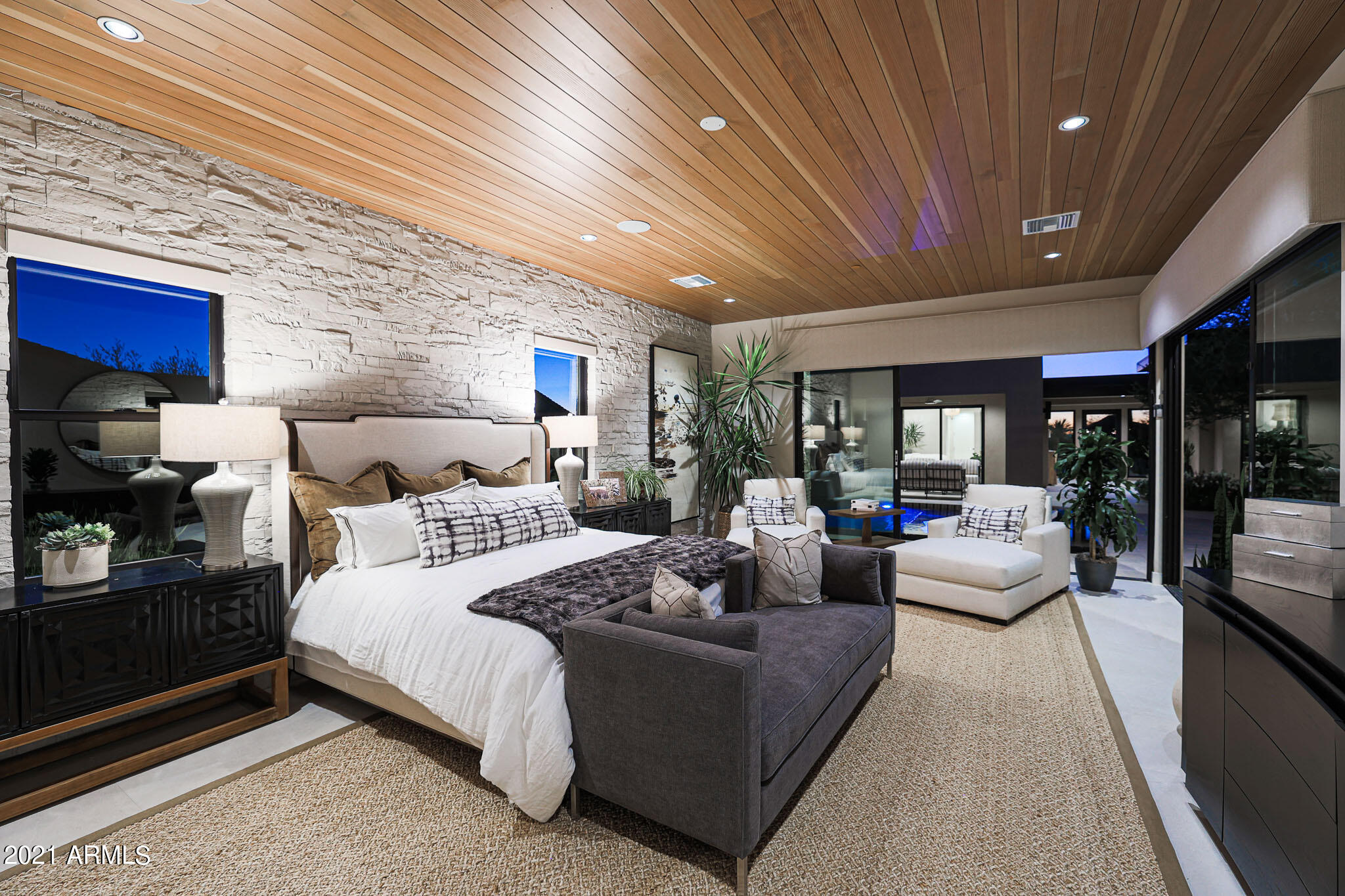 WHITE HORSE - Residential