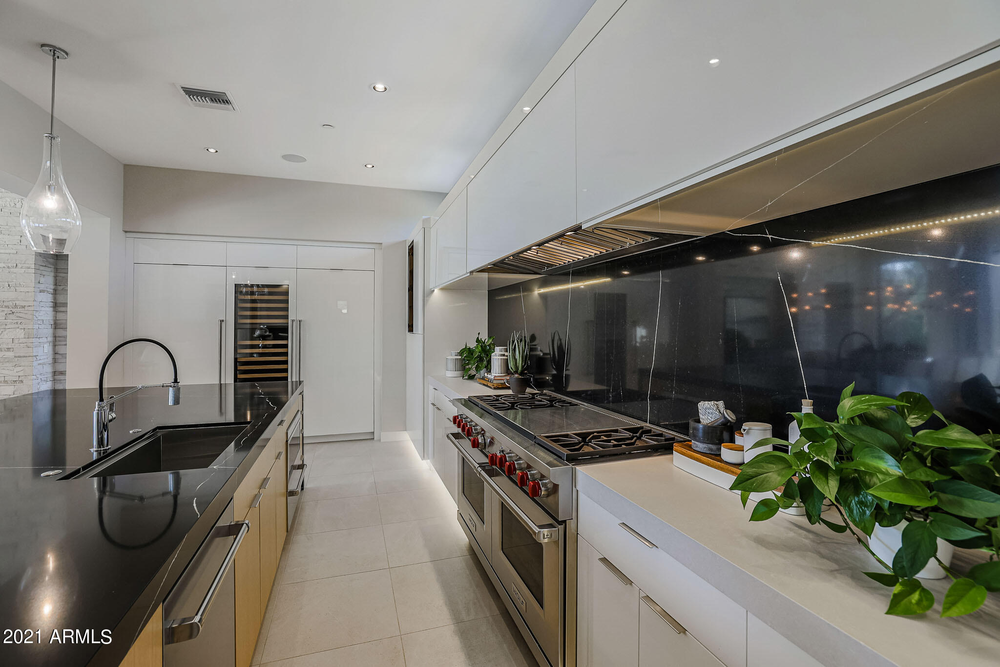 WHITE HORSE - Residential