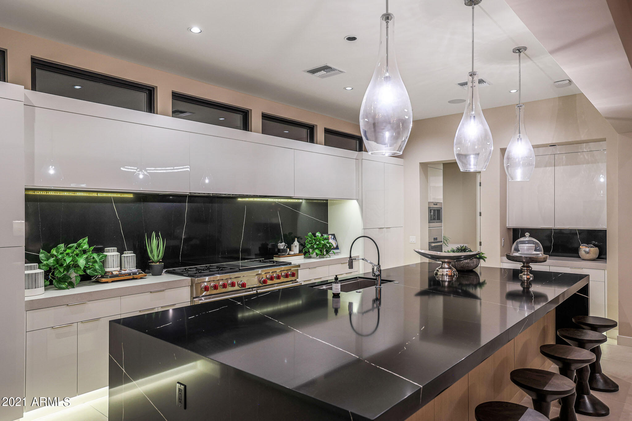 WHITE HORSE - Residential