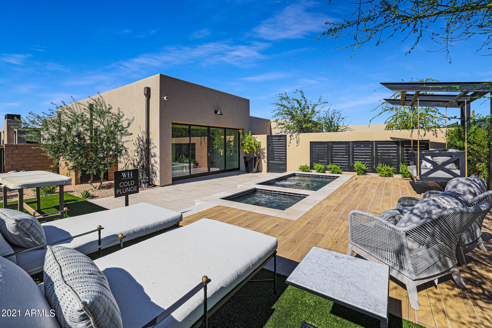 WHITE HORSE - Residential
