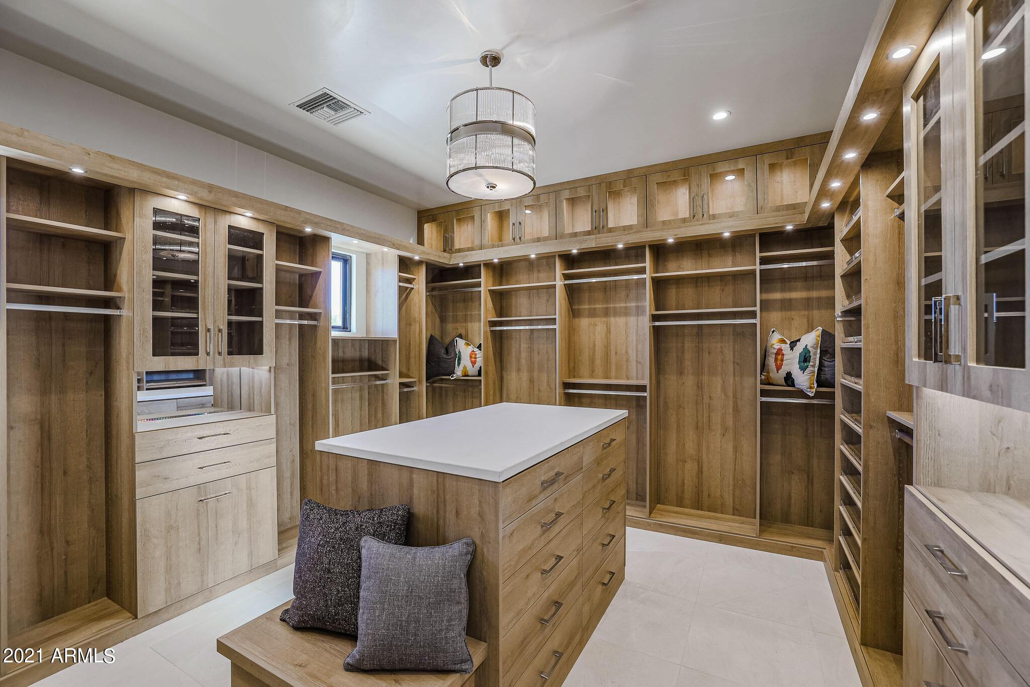 WHITE HORSE - Residential