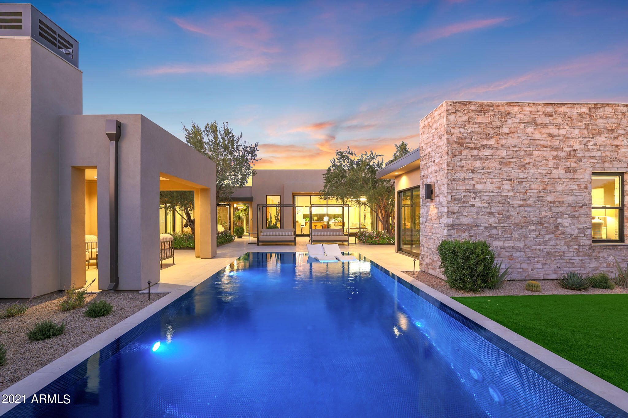 WHITE HORSE - Residential