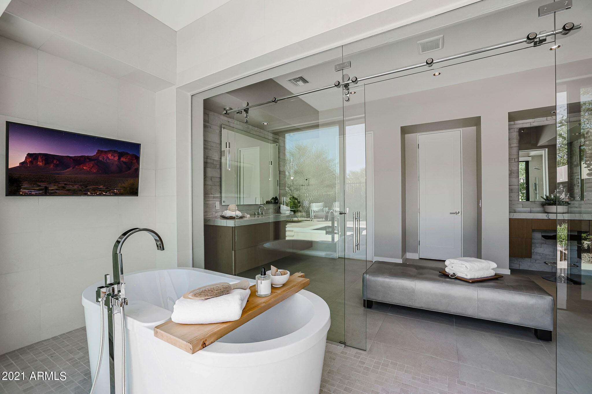WHITE HORSE - Residential