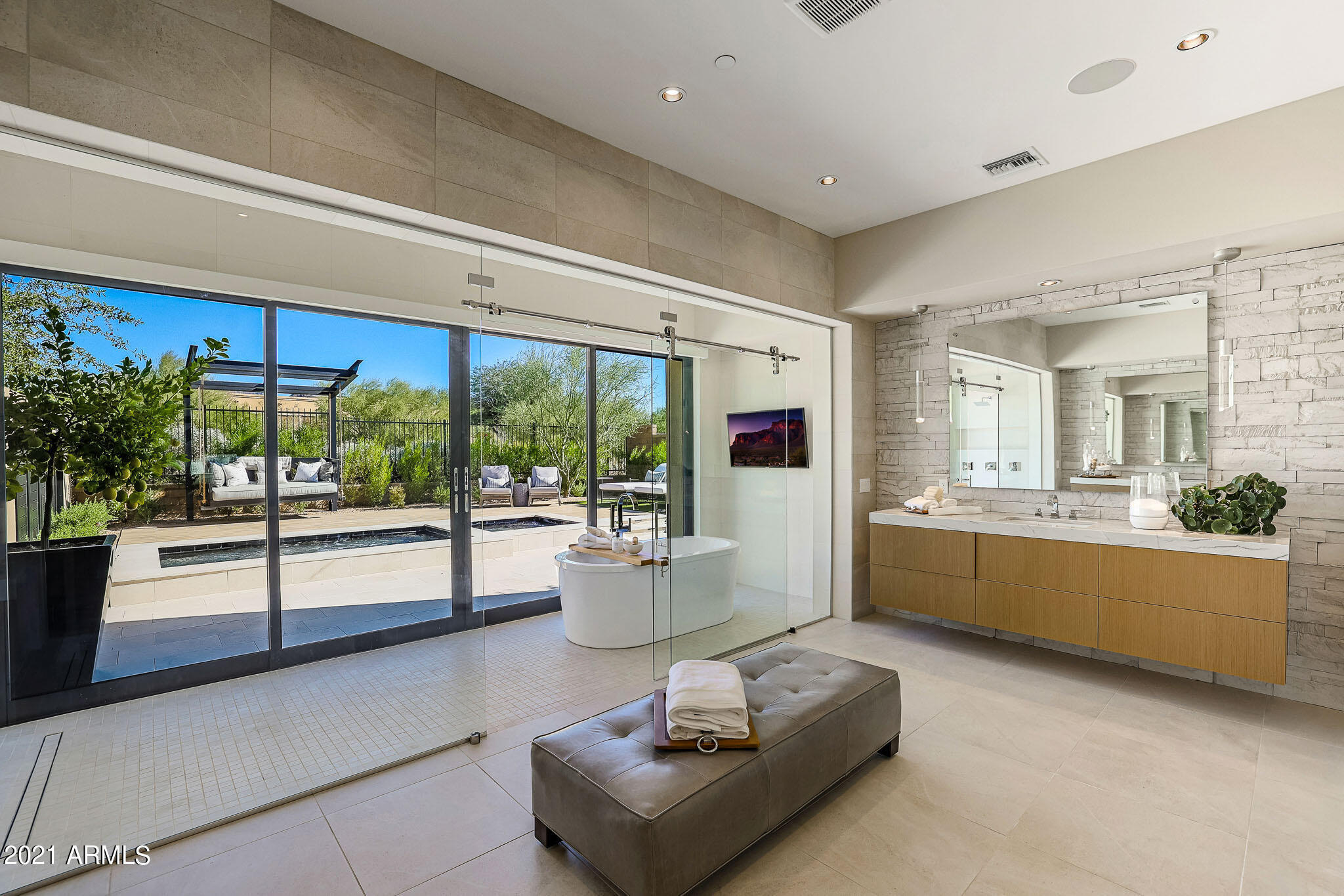 WHITE HORSE - Residential