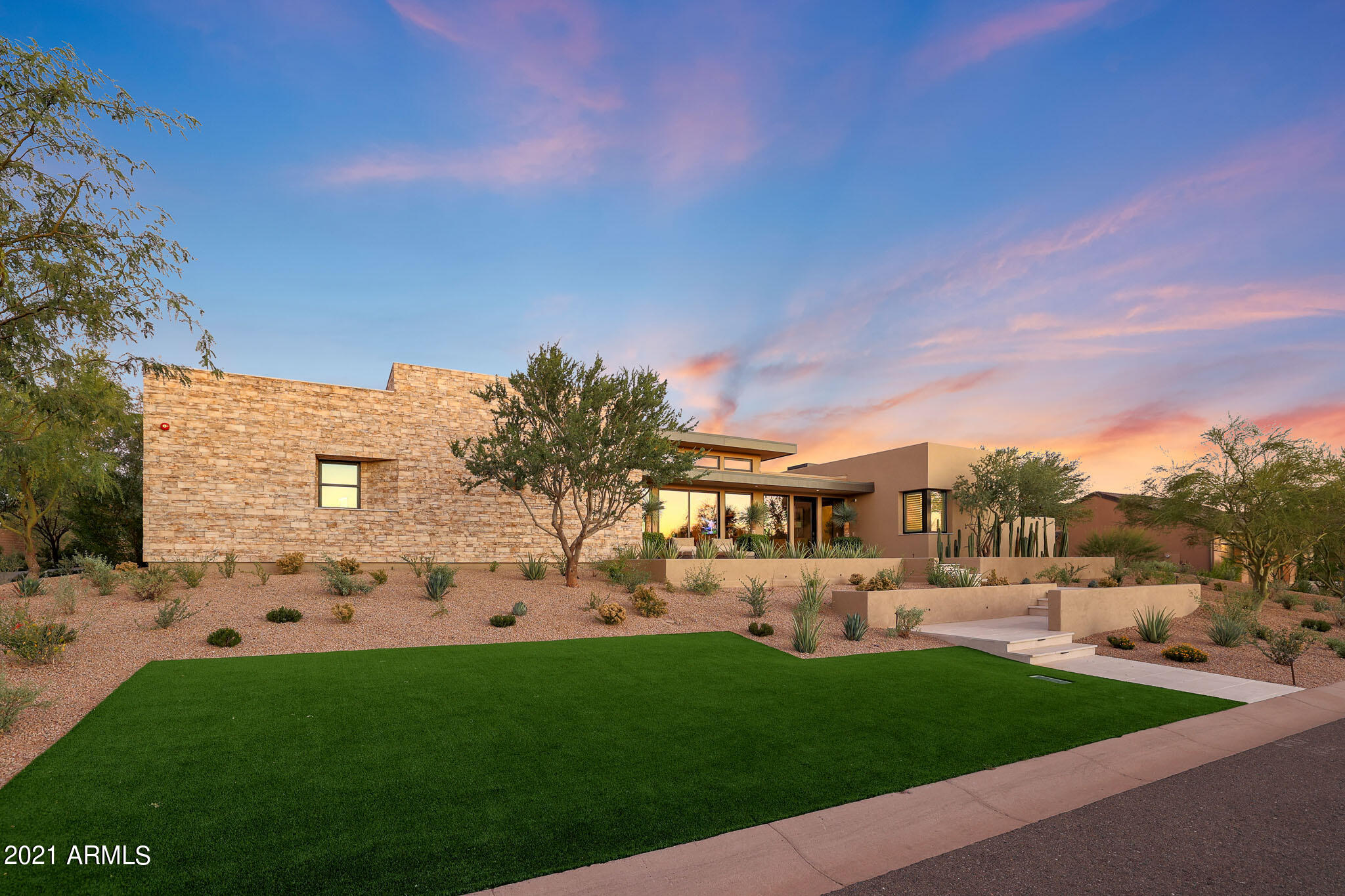 WHITE HORSE - Residential