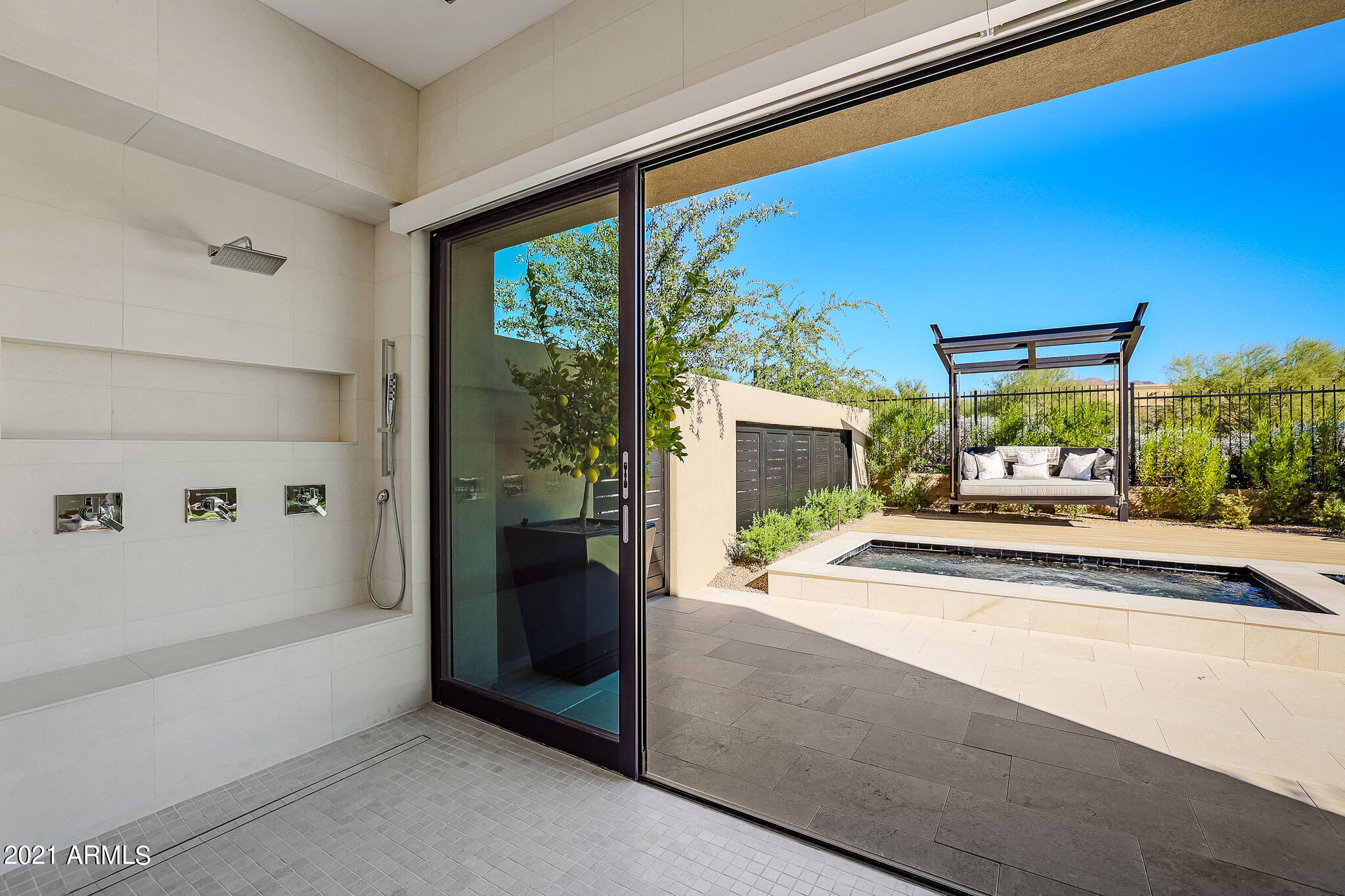 WHITE HORSE - Residential