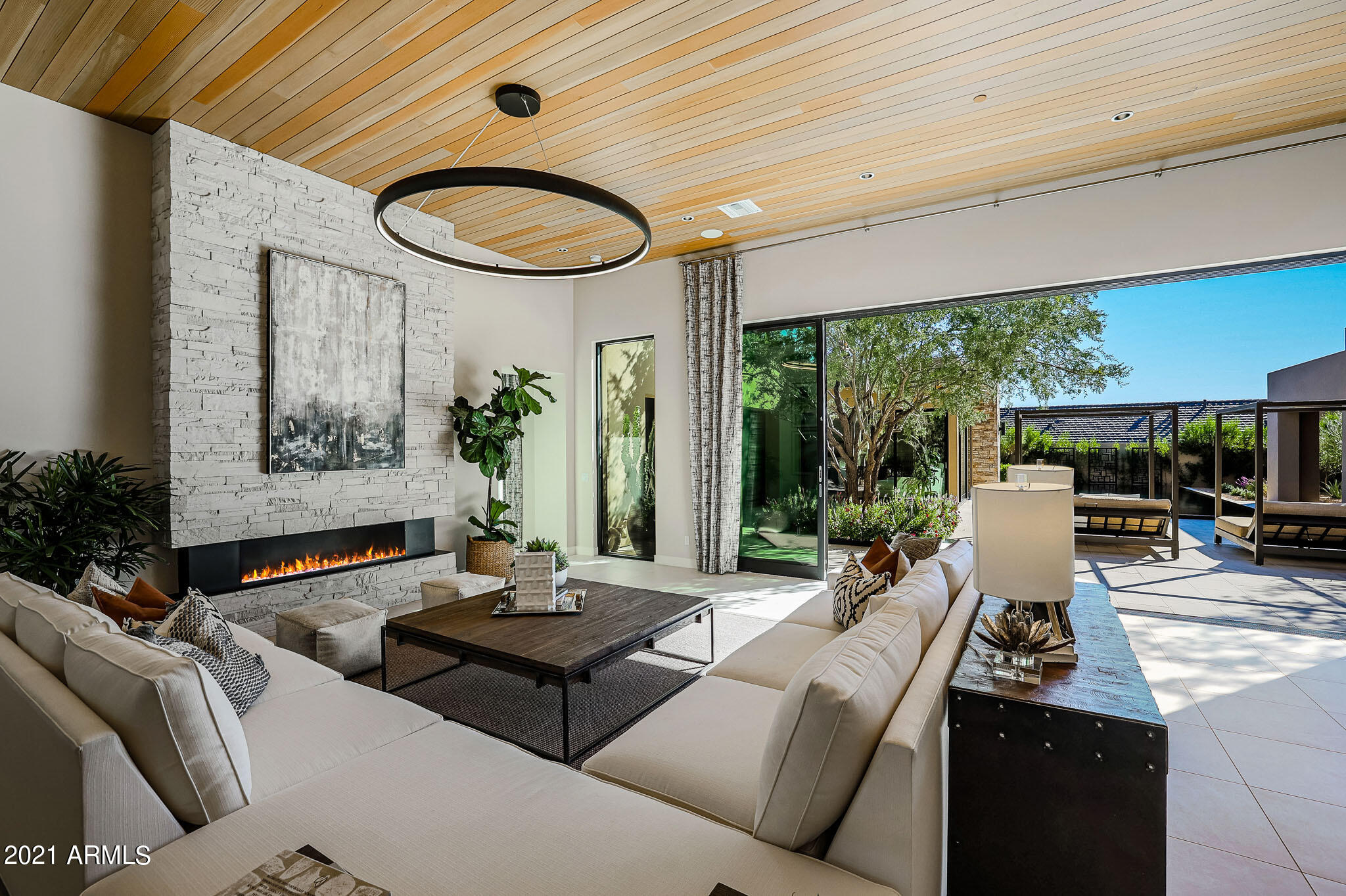 WHITE HORSE - Residential