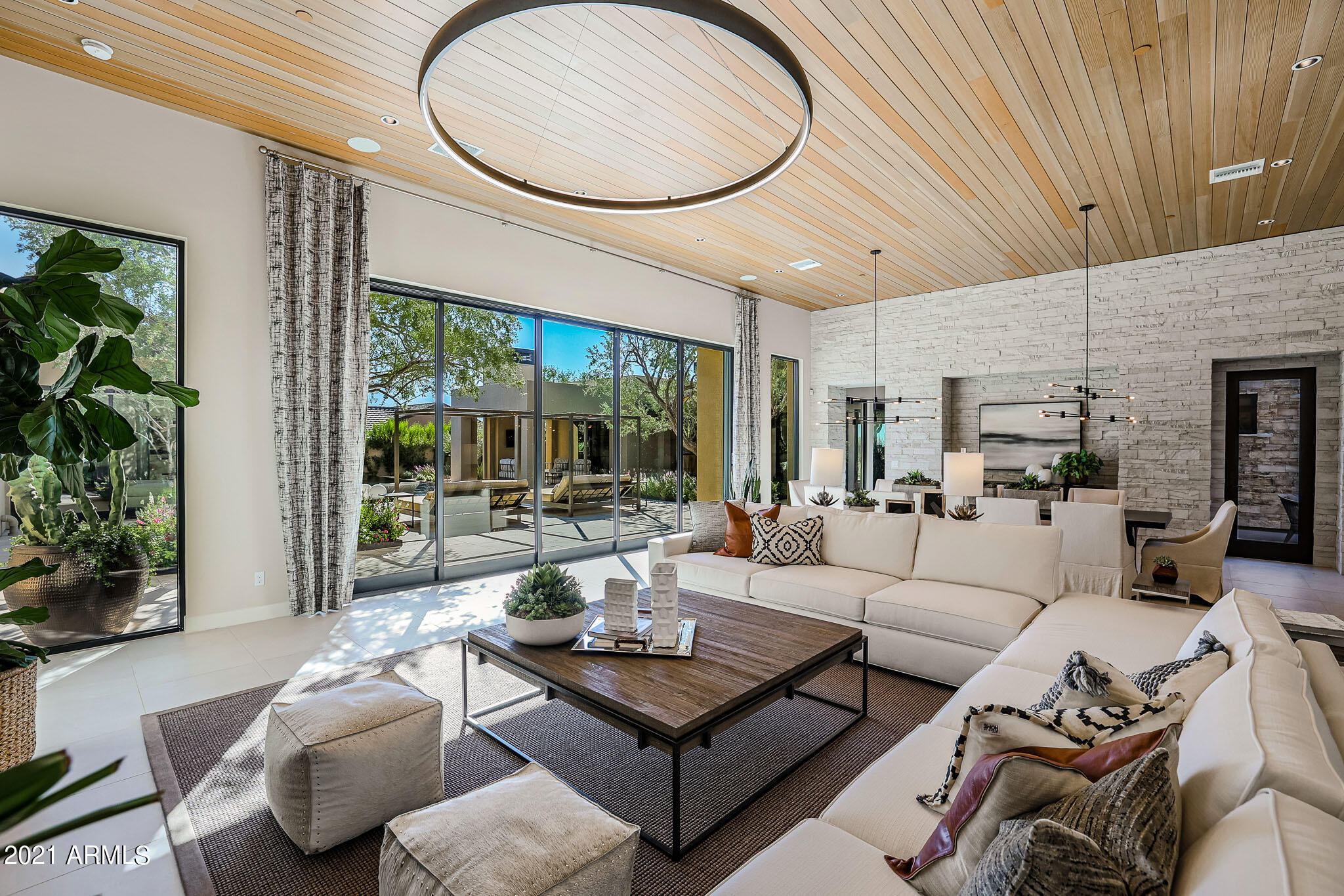 WHITE HORSE - Residential
