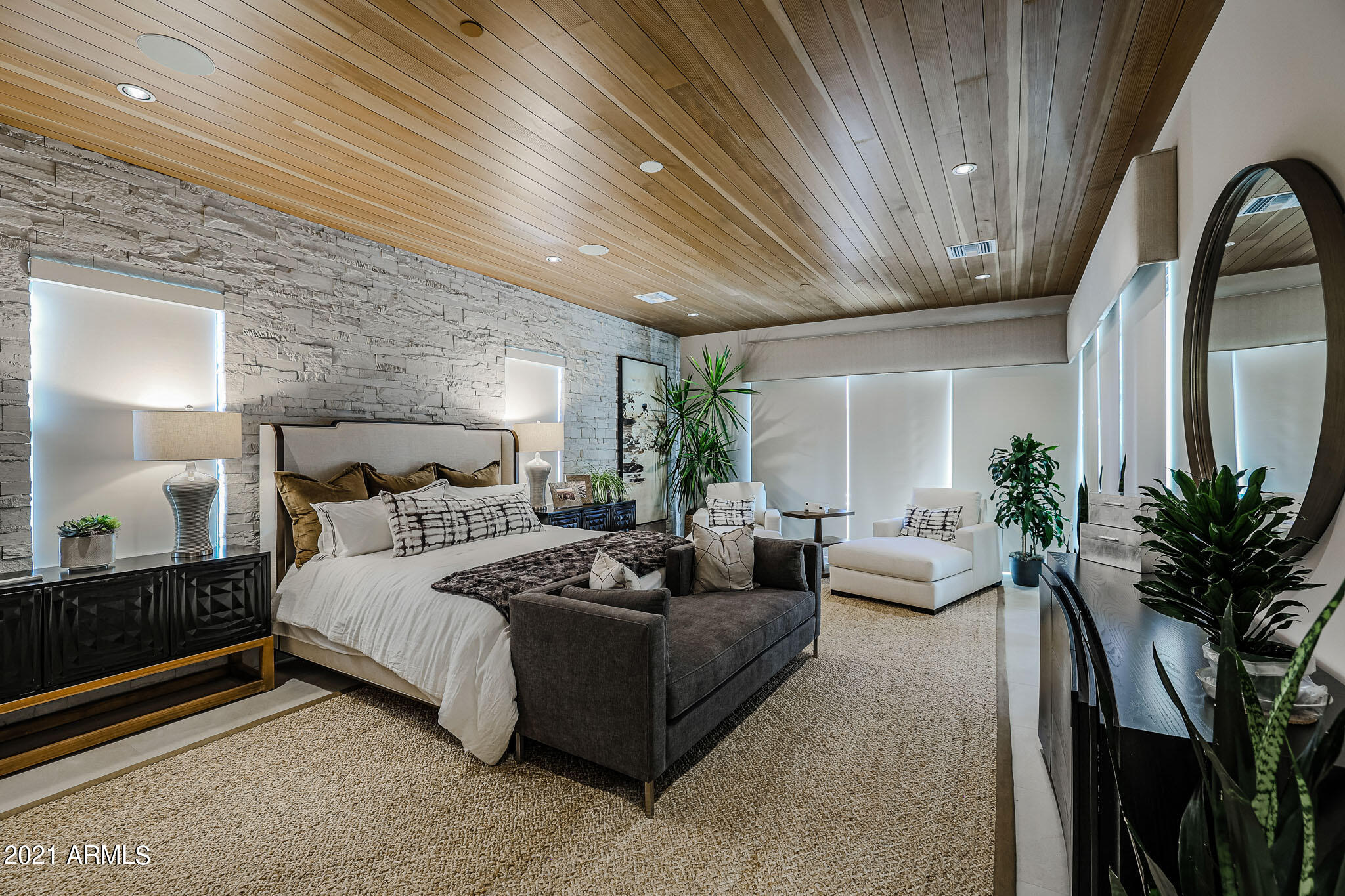 WHITE HORSE - Residential