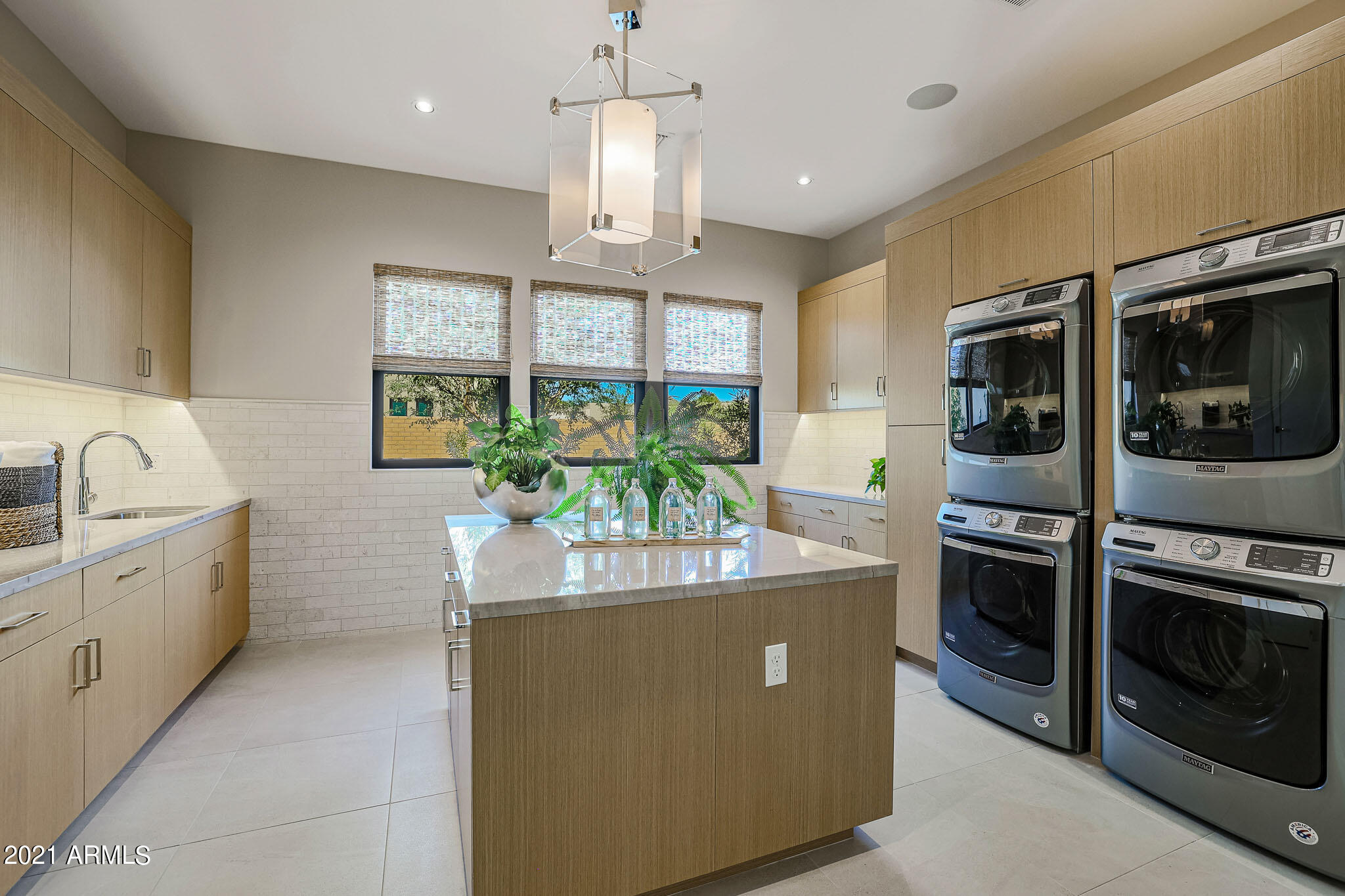 WHITE HORSE - Residential