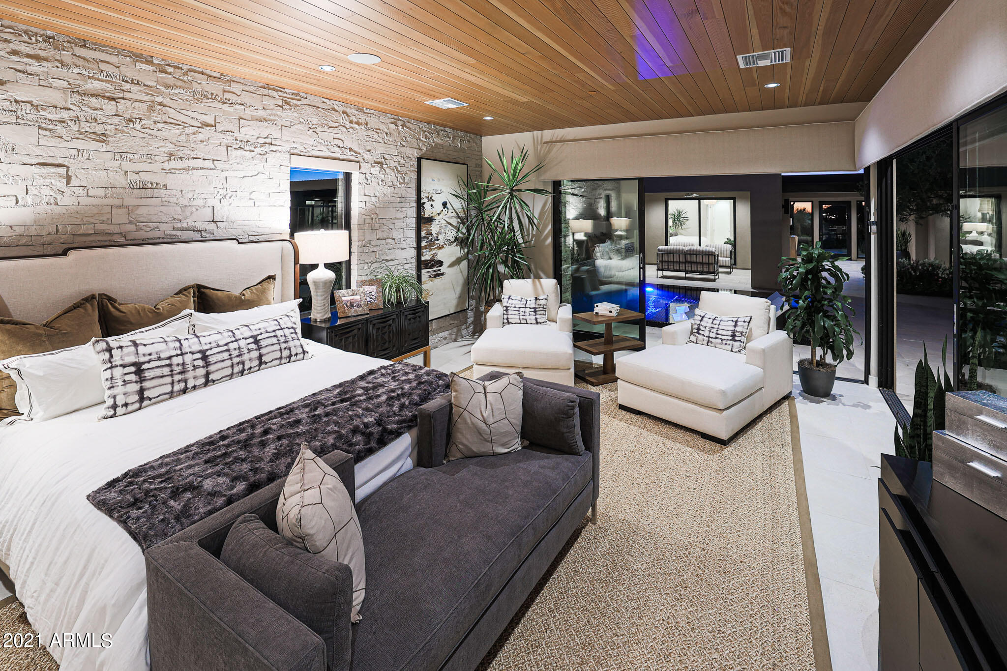 WHITE HORSE - Residential