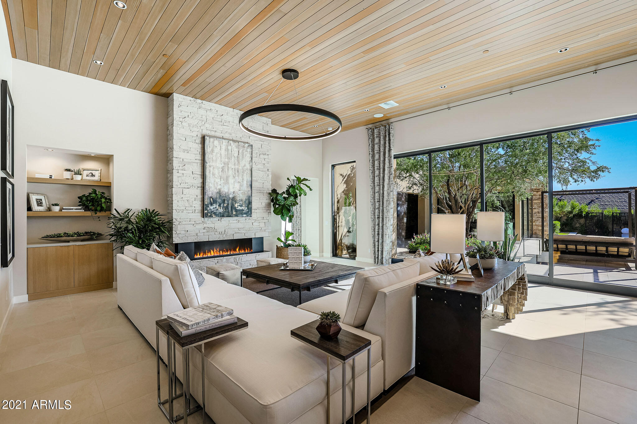 WHITE HORSE - Residential