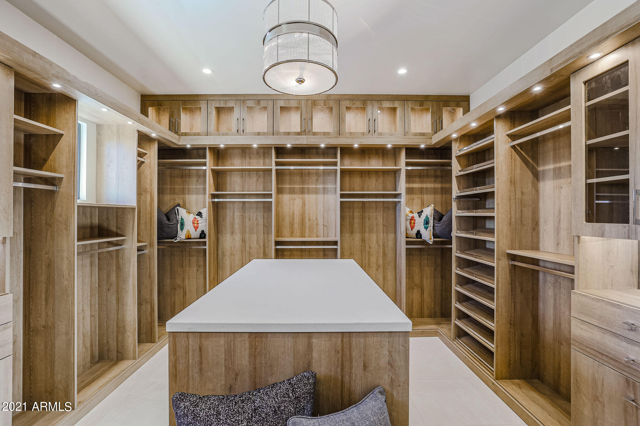 WHITE HORSE - Residential