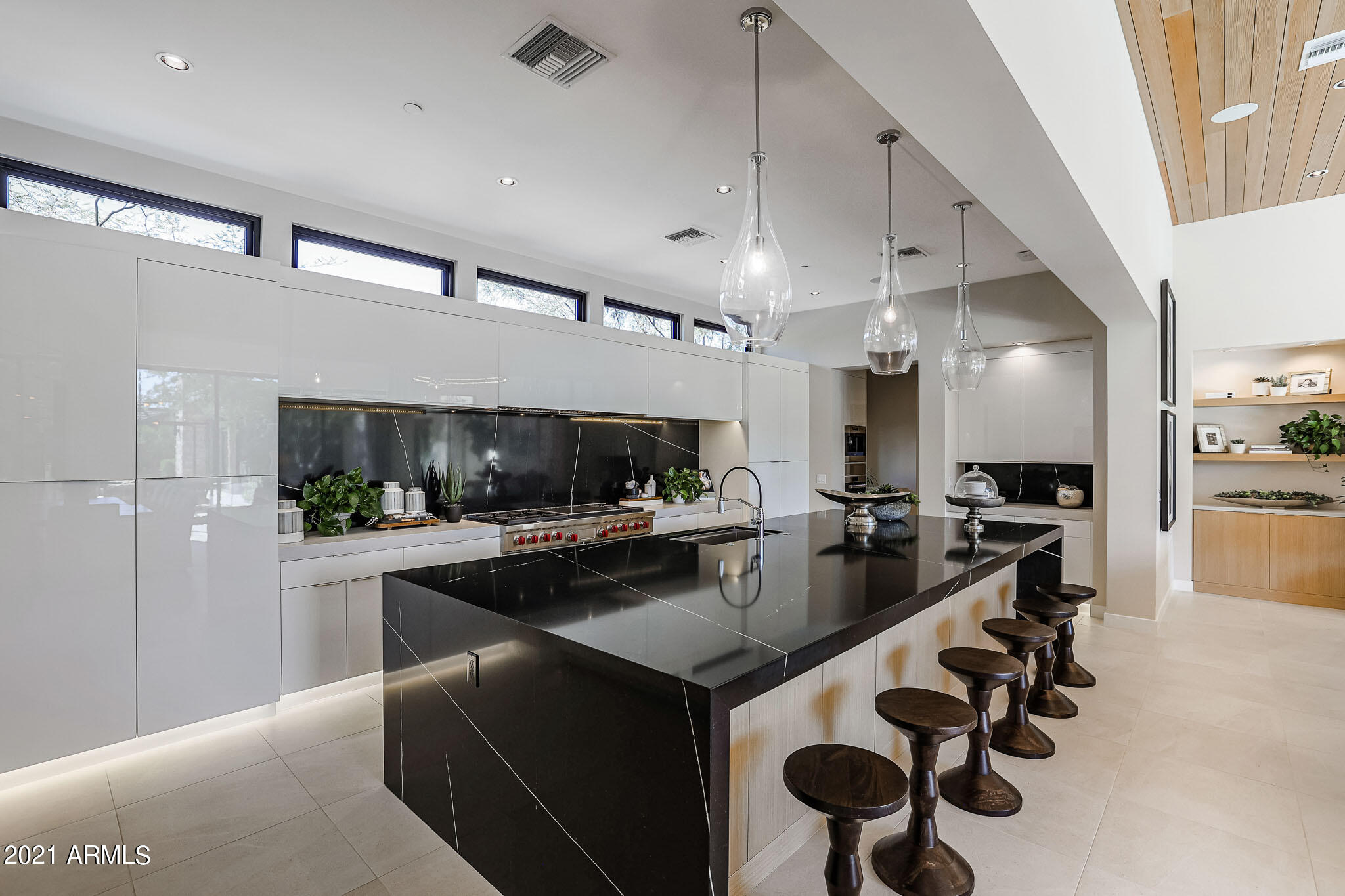 WHITE HORSE - Residential