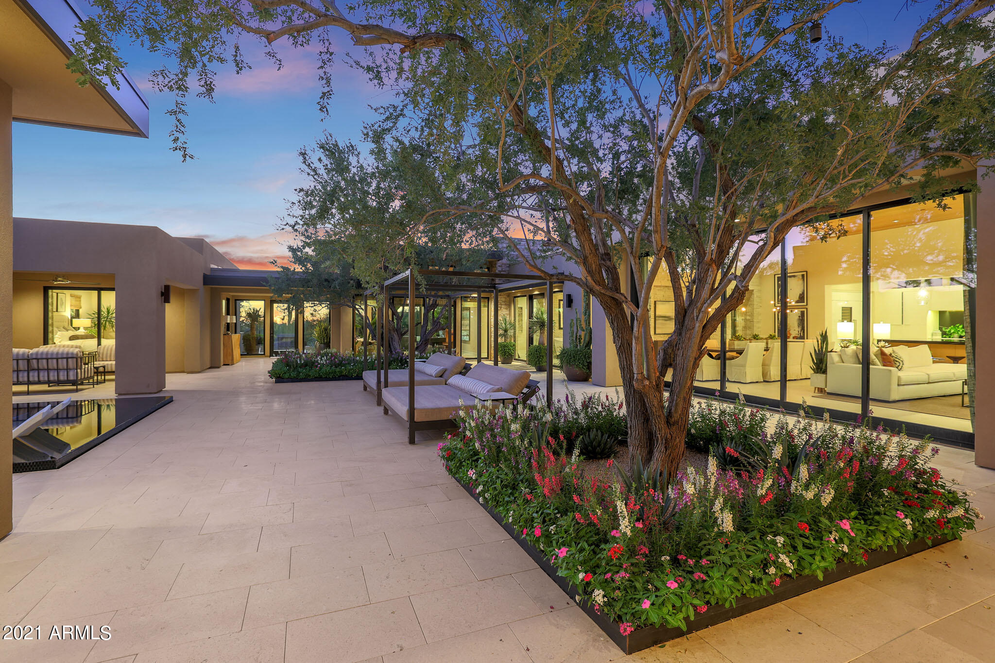 WHITE HORSE - Residential
