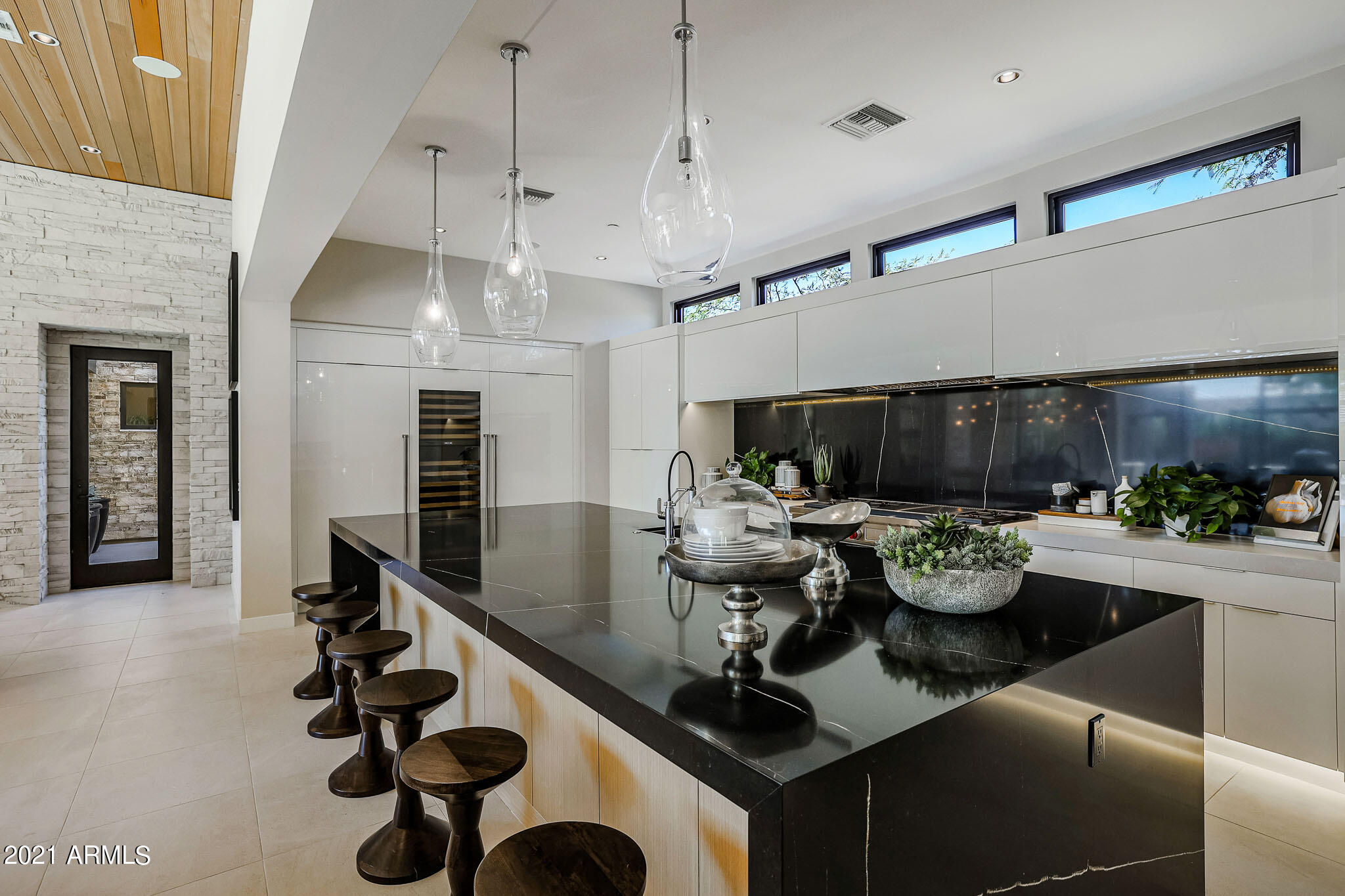 WHITE HORSE - Residential