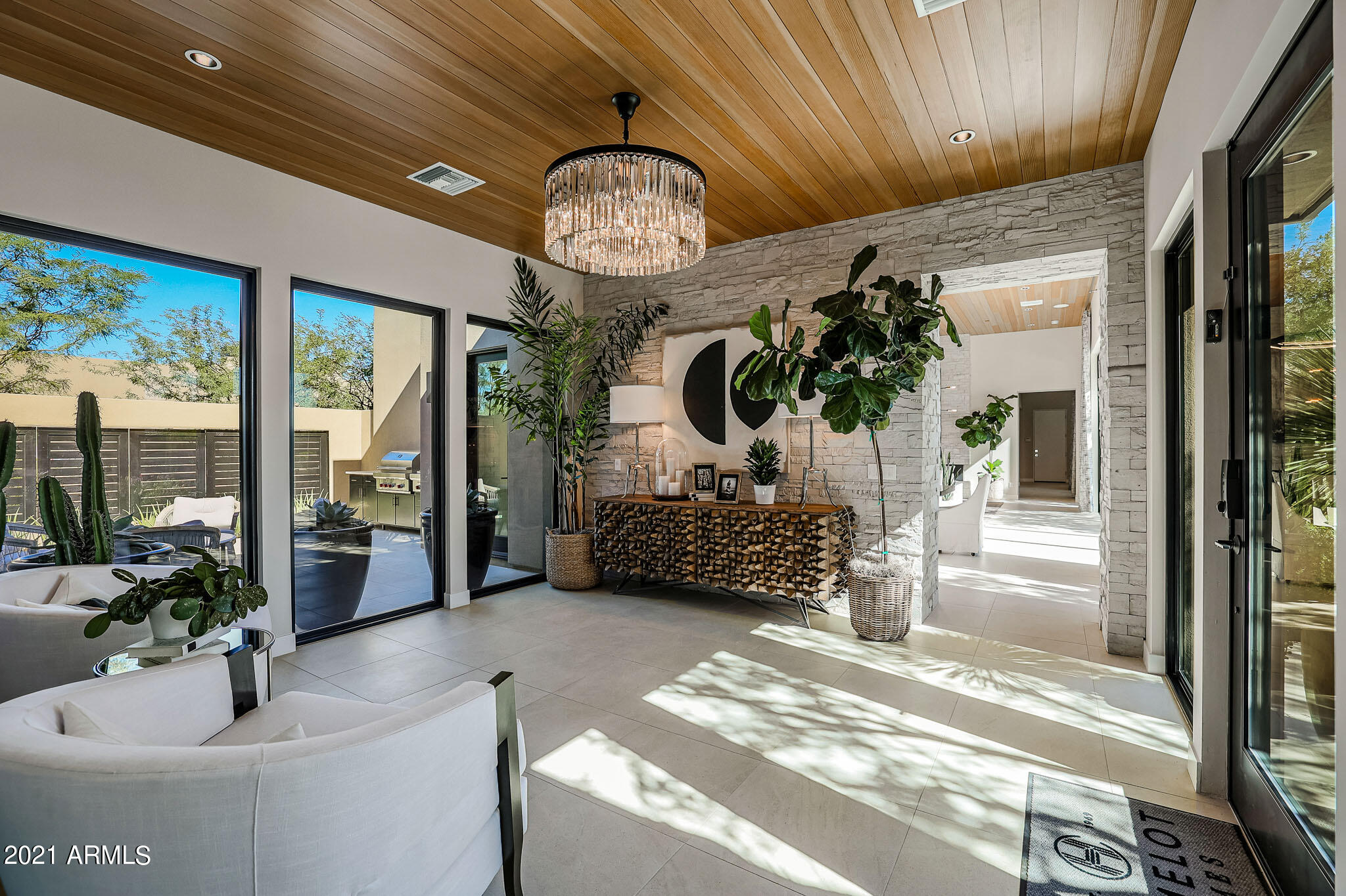WHITE HORSE - Residential