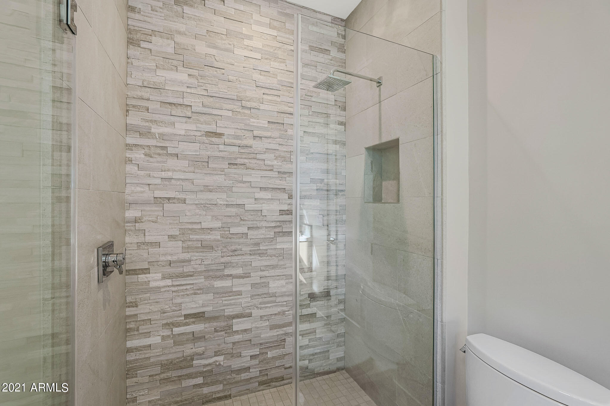 WHITE HORSE - Residential