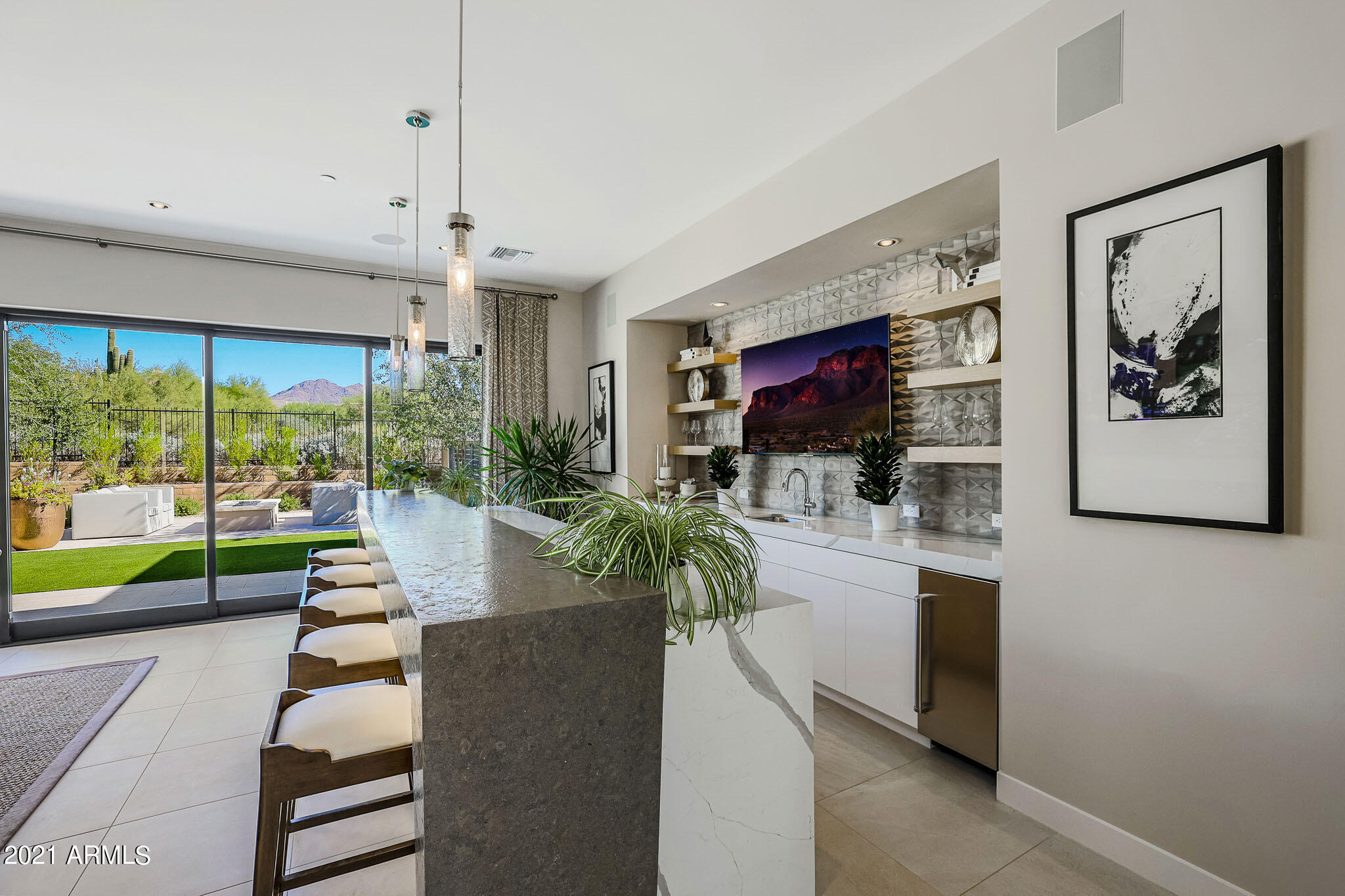 WHITE HORSE - Residential