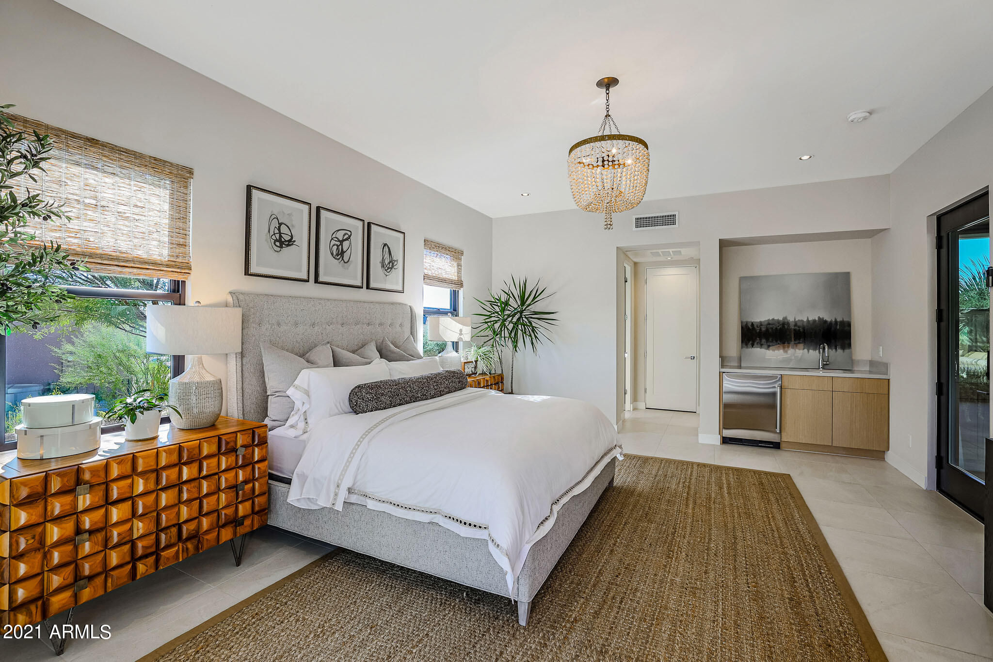 WHITE HORSE - Residential