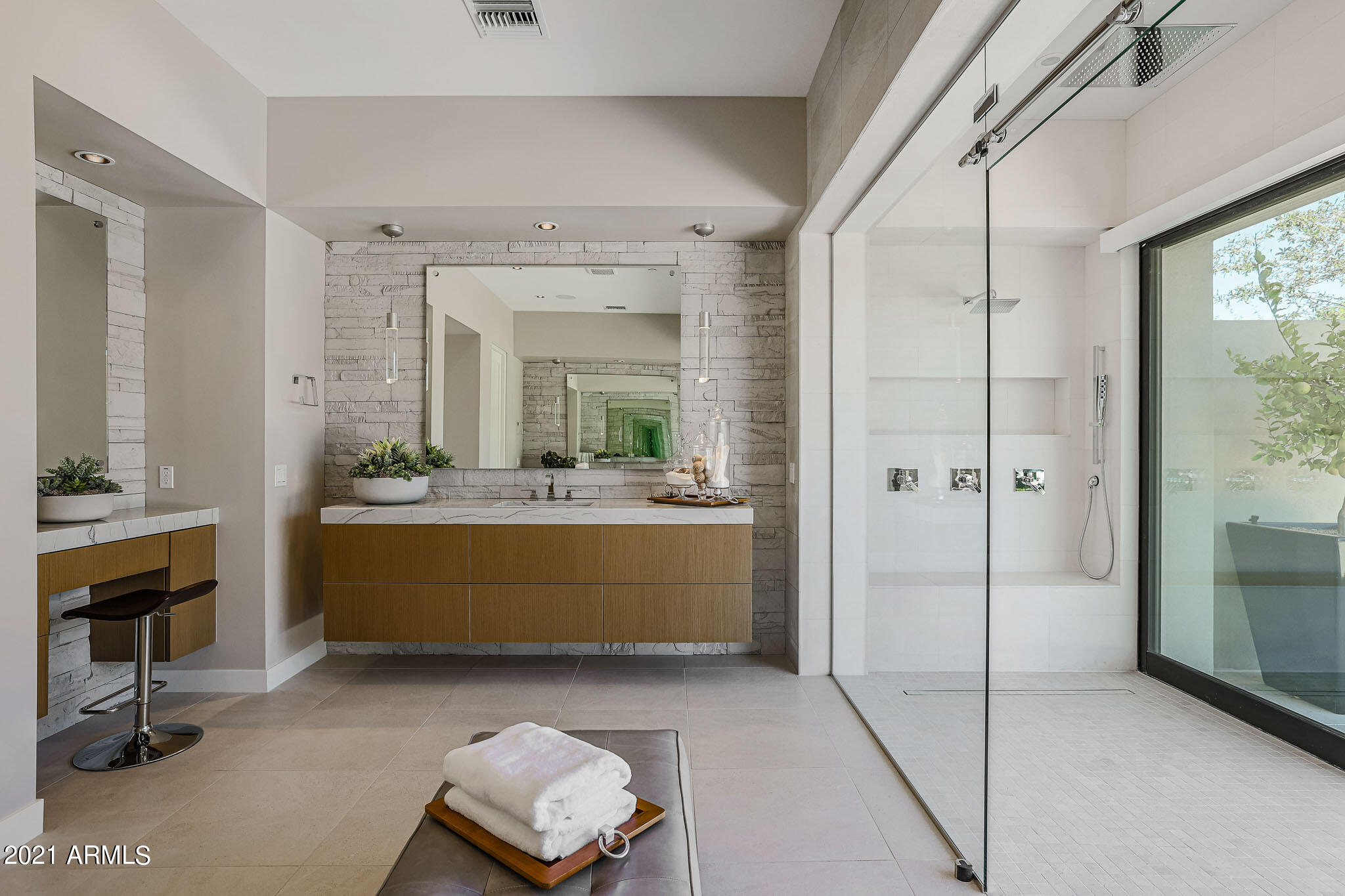 WHITE HORSE - Residential
