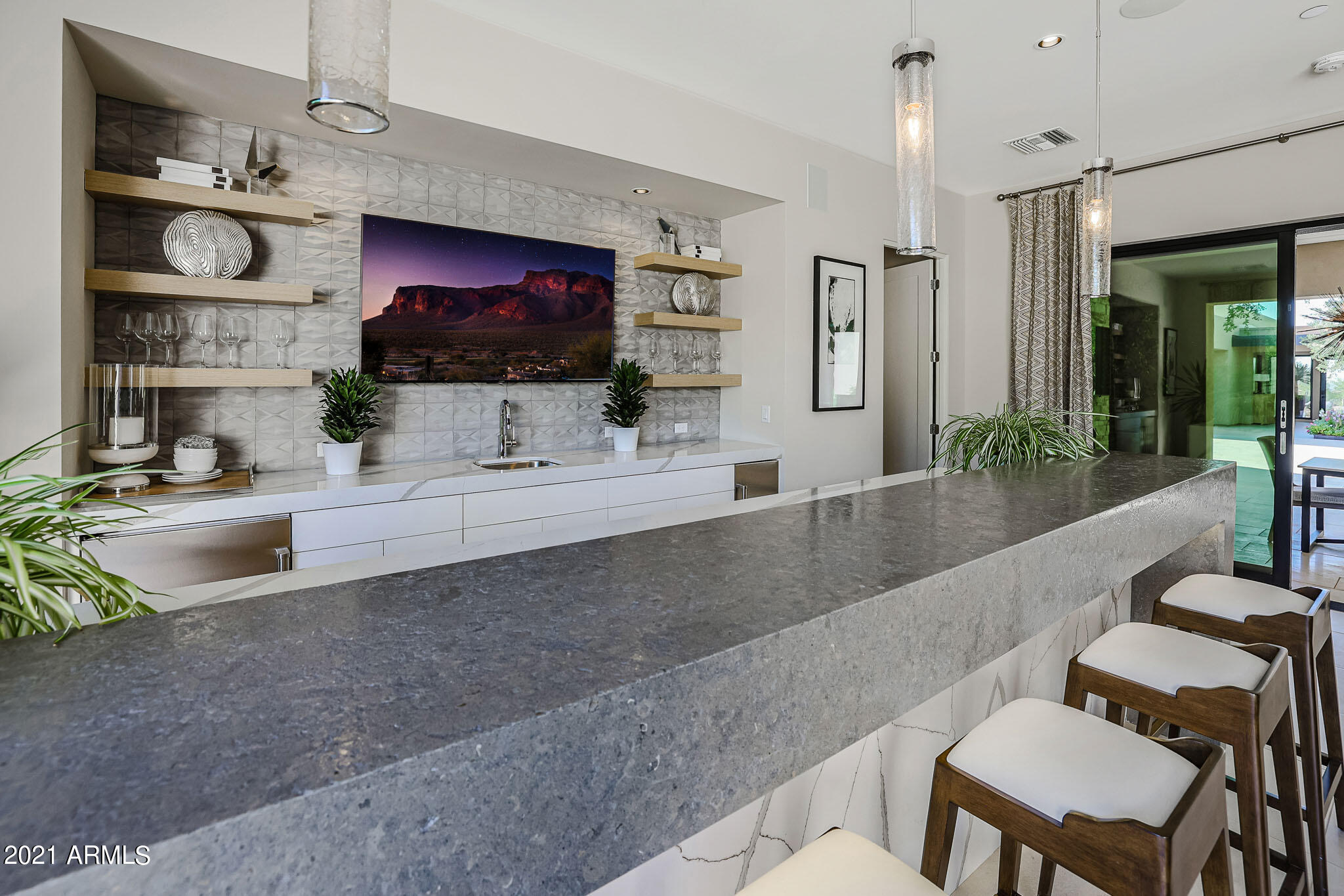 WHITE HORSE - Residential