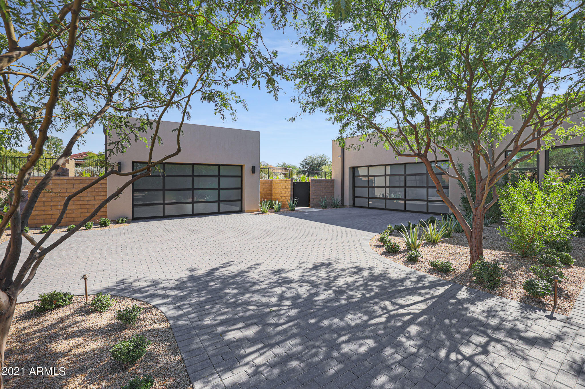 WHITE HORSE - Residential