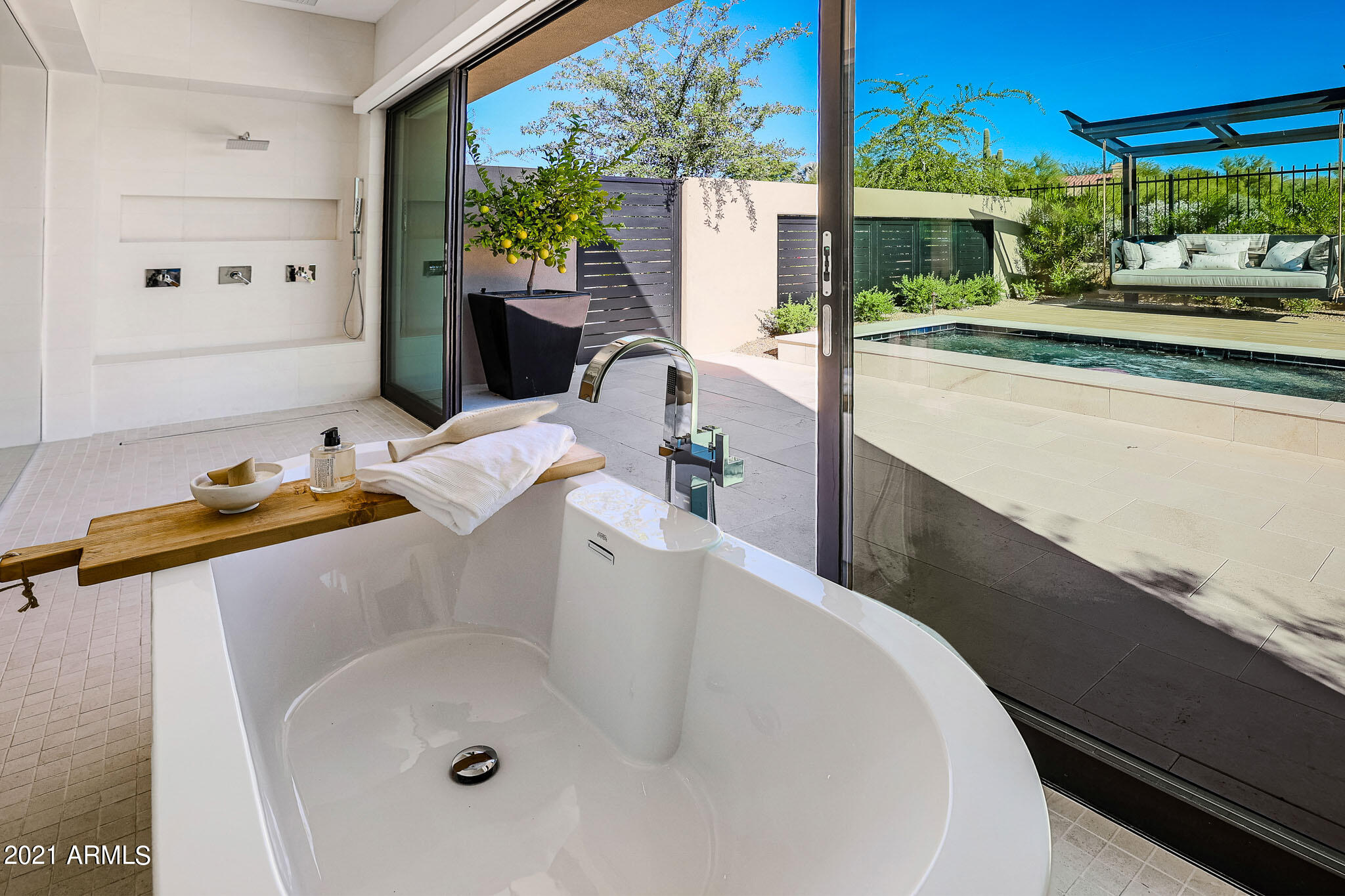 WHITE HORSE - Residential