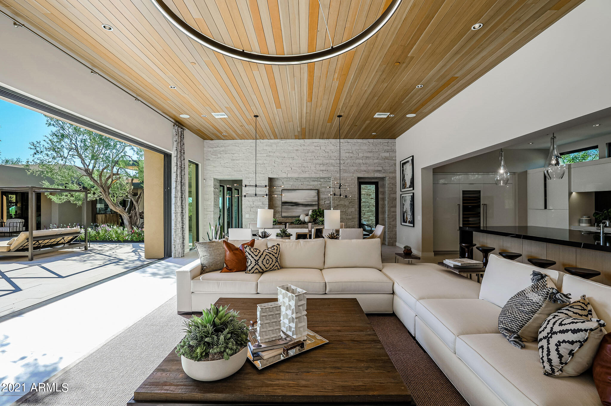 WHITE HORSE - Residential