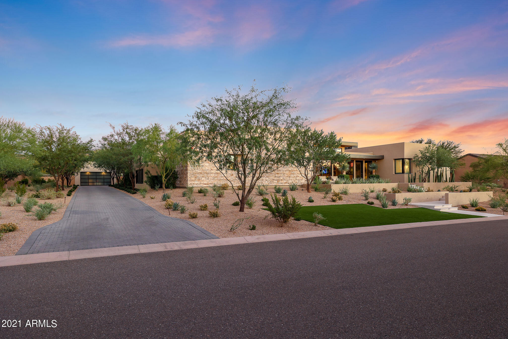 WHITE HORSE - Residential