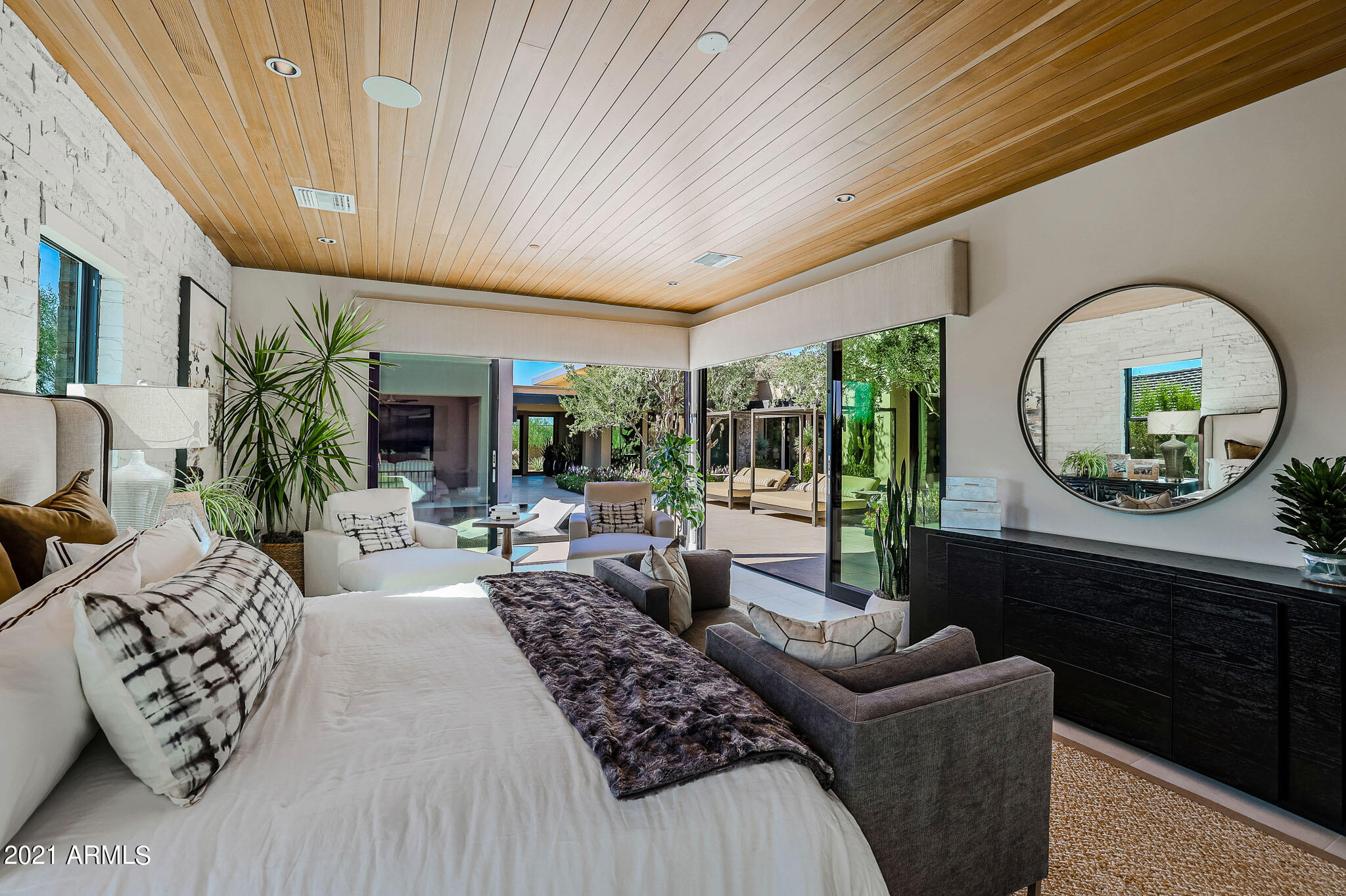 WHITE HORSE - Residential