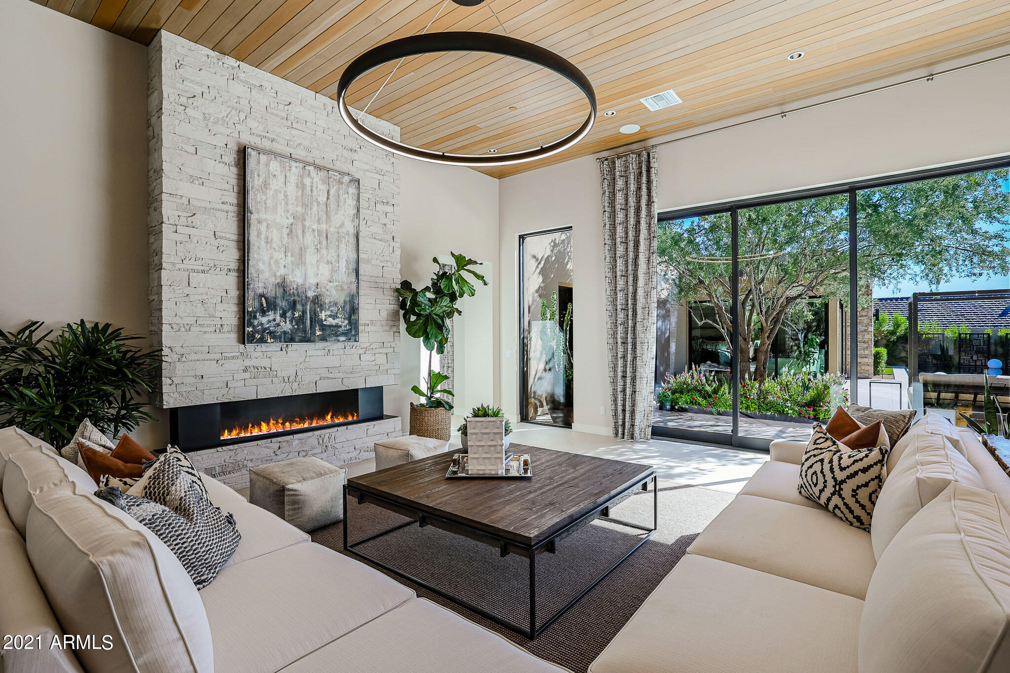 WHITE HORSE - Residential