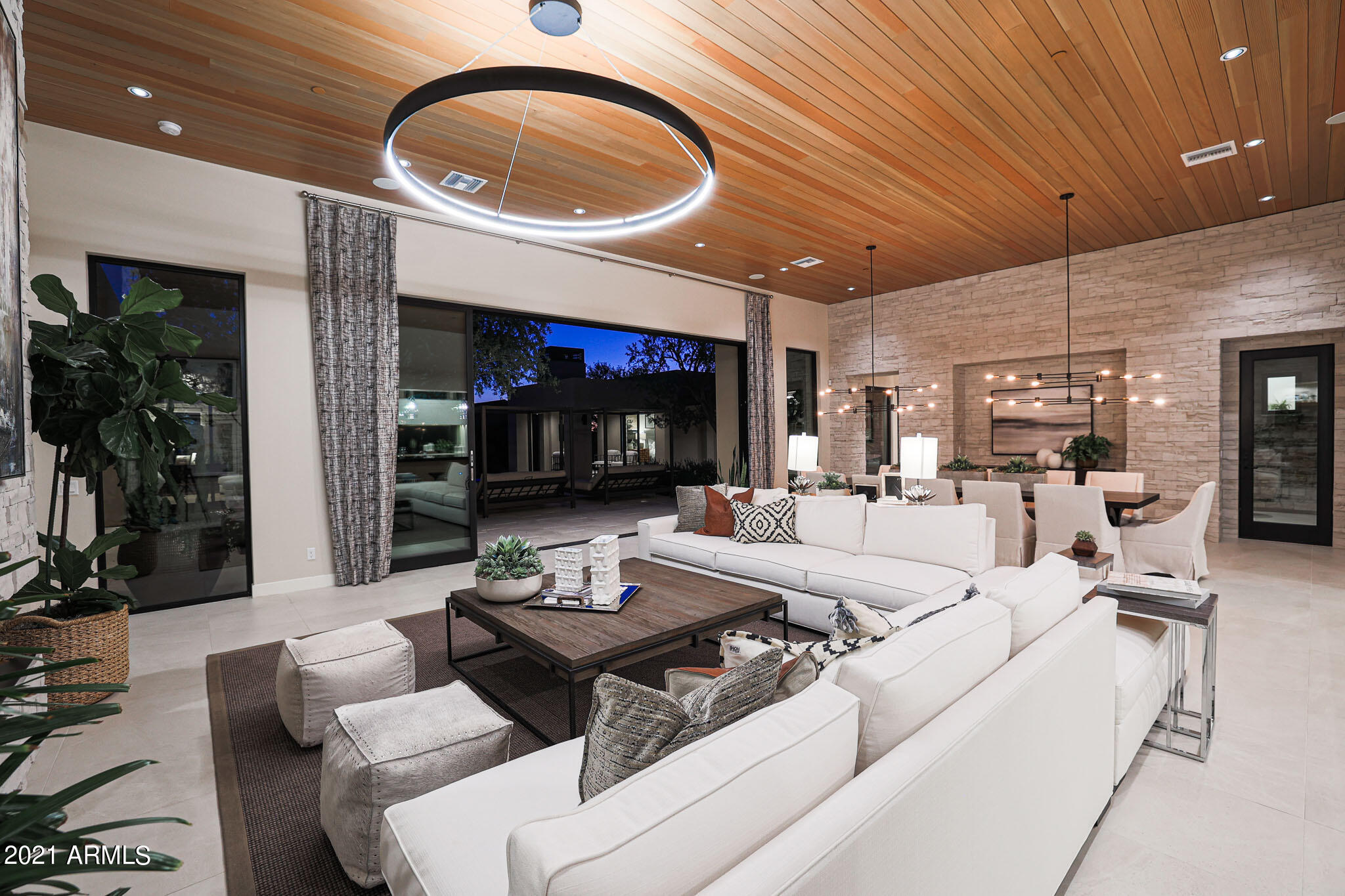 WHITE HORSE - Residential