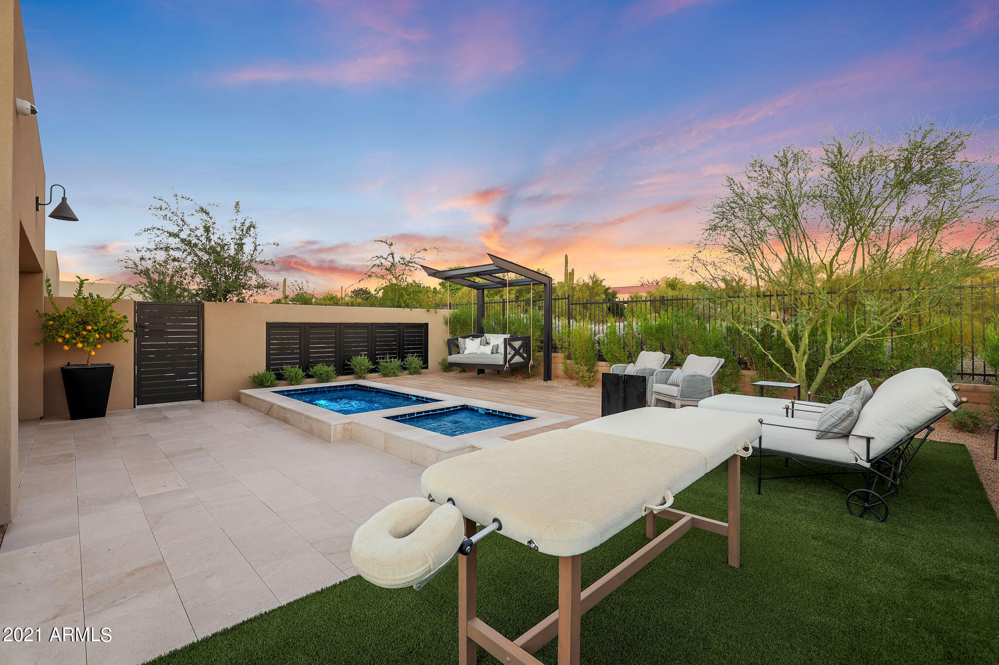 WHITE HORSE - Residential