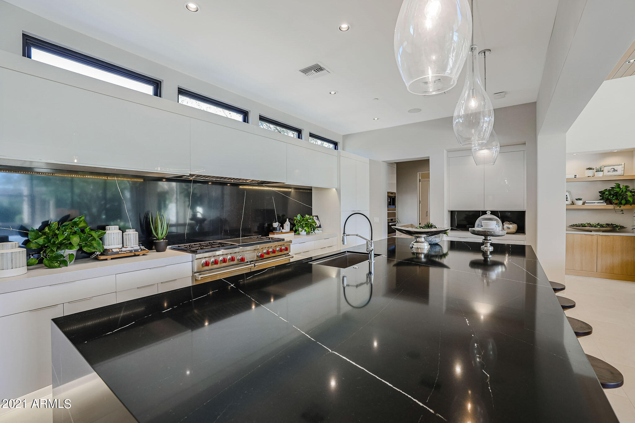 WHITE HORSE - Residential