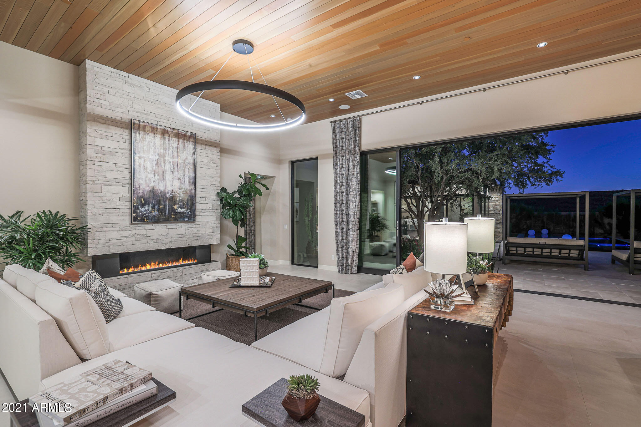 WHITE HORSE - Residential
