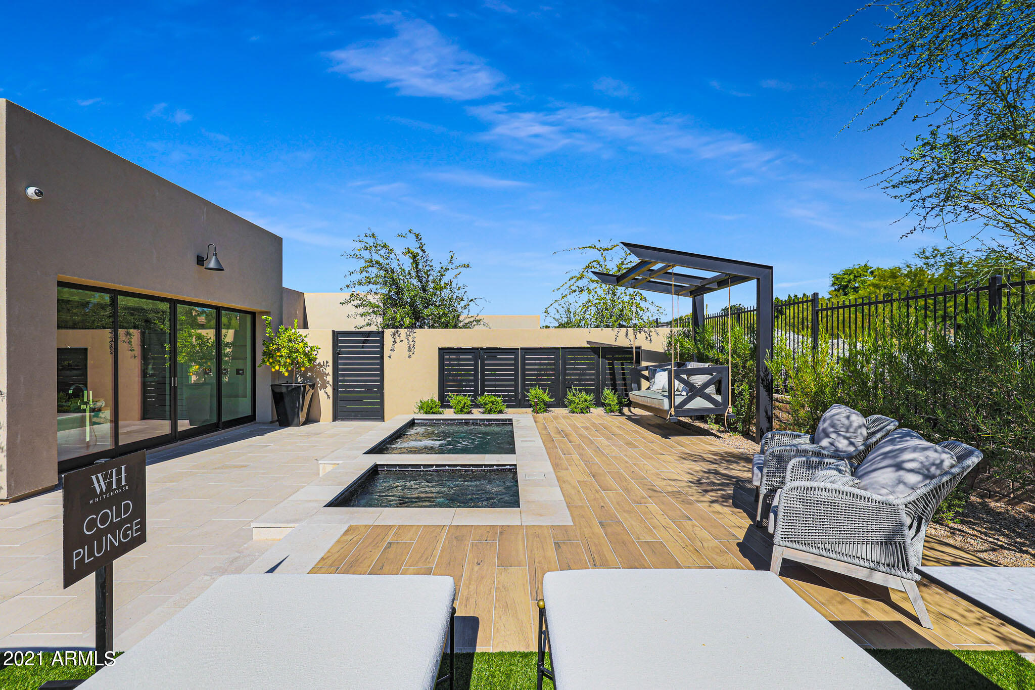 WHITE HORSE - Residential