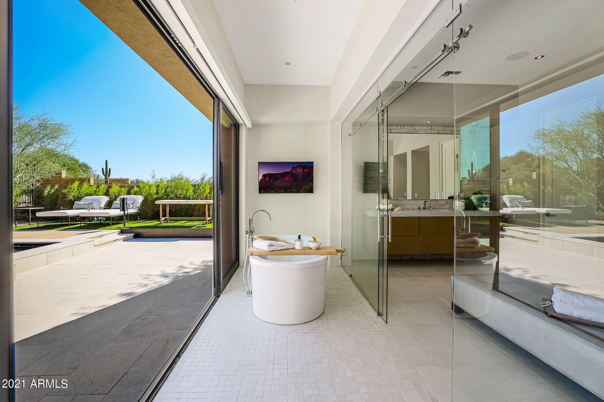 WHITE HORSE - Residential