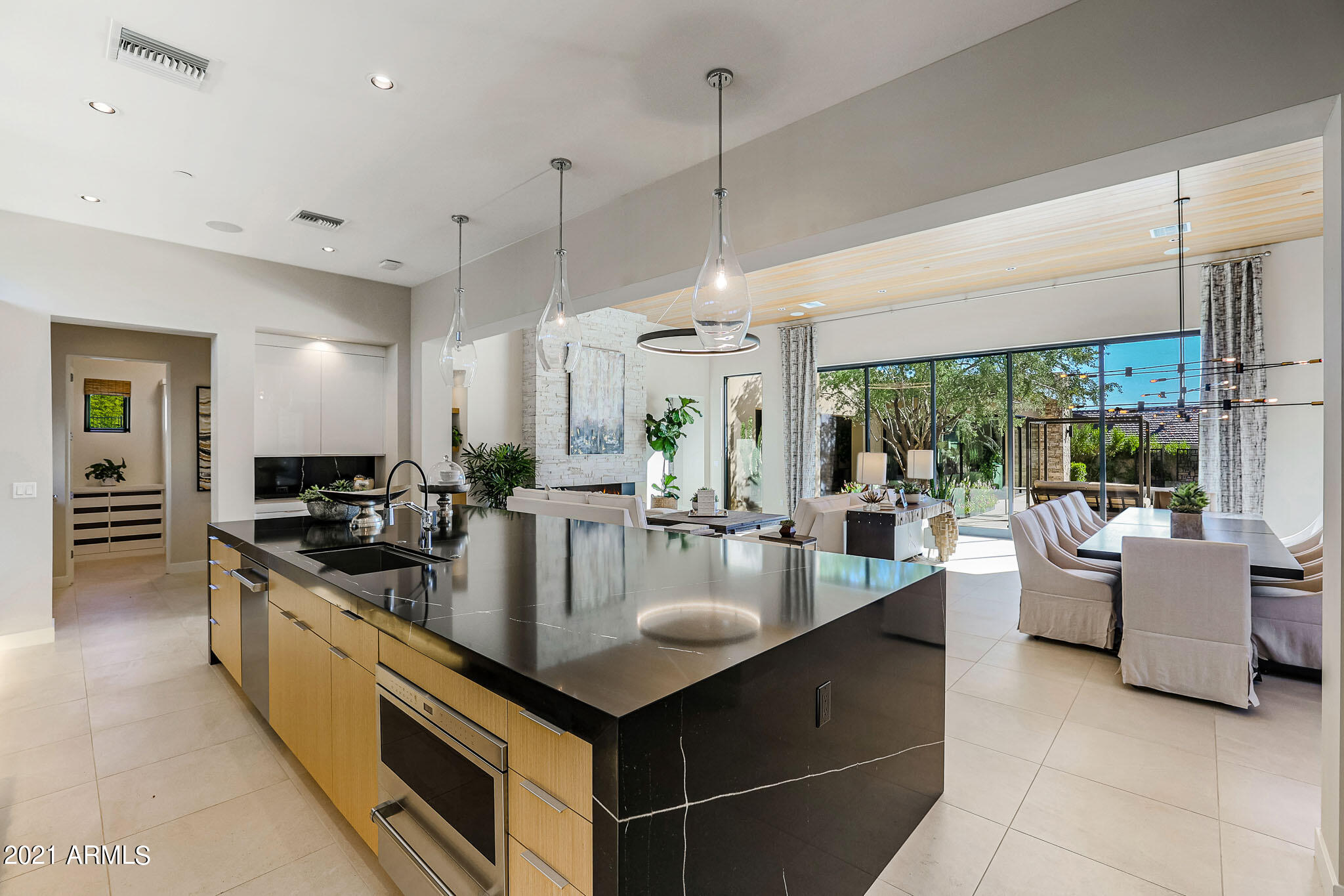 WHITE HORSE - Residential