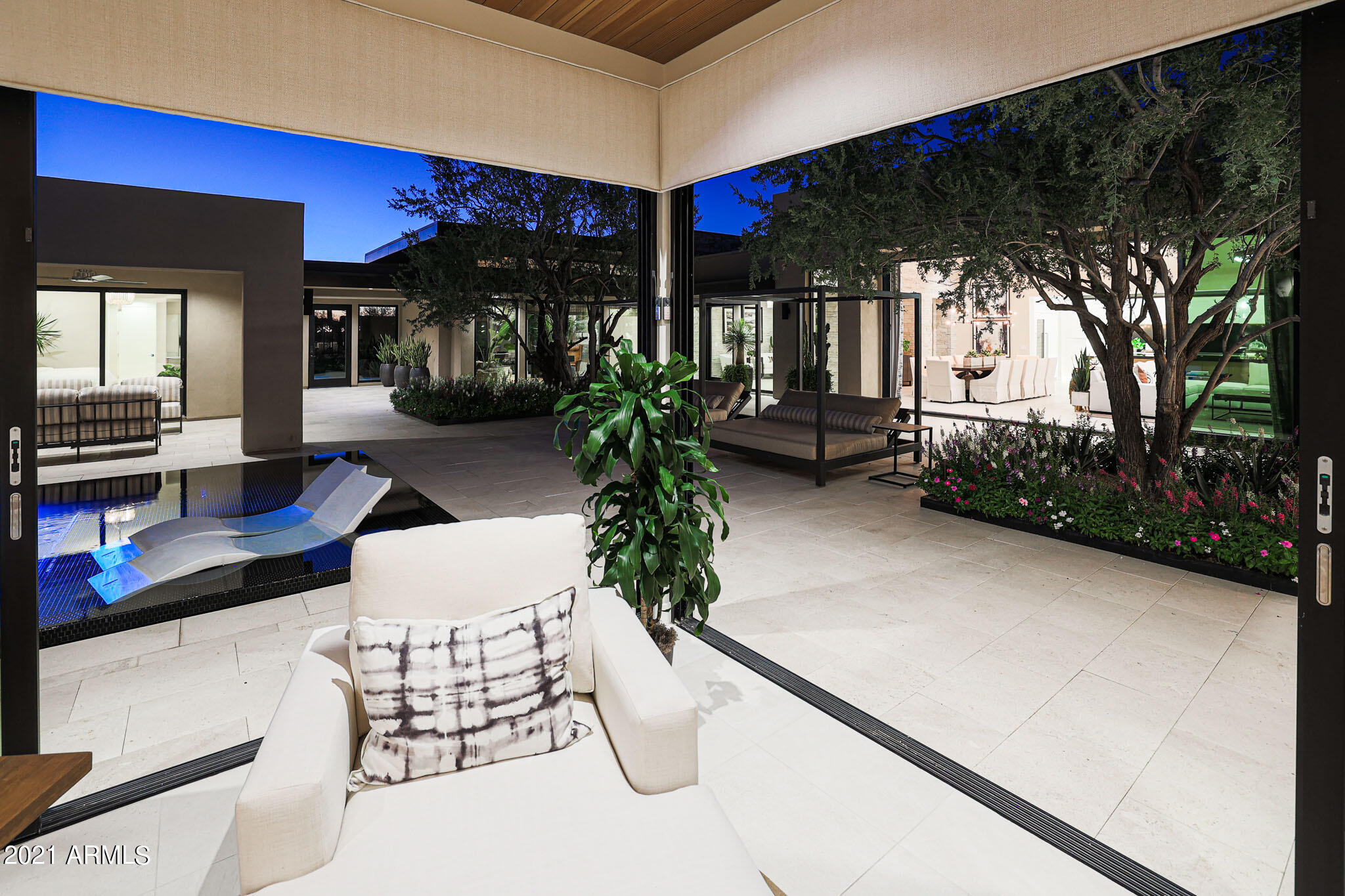 WHITE HORSE - Residential