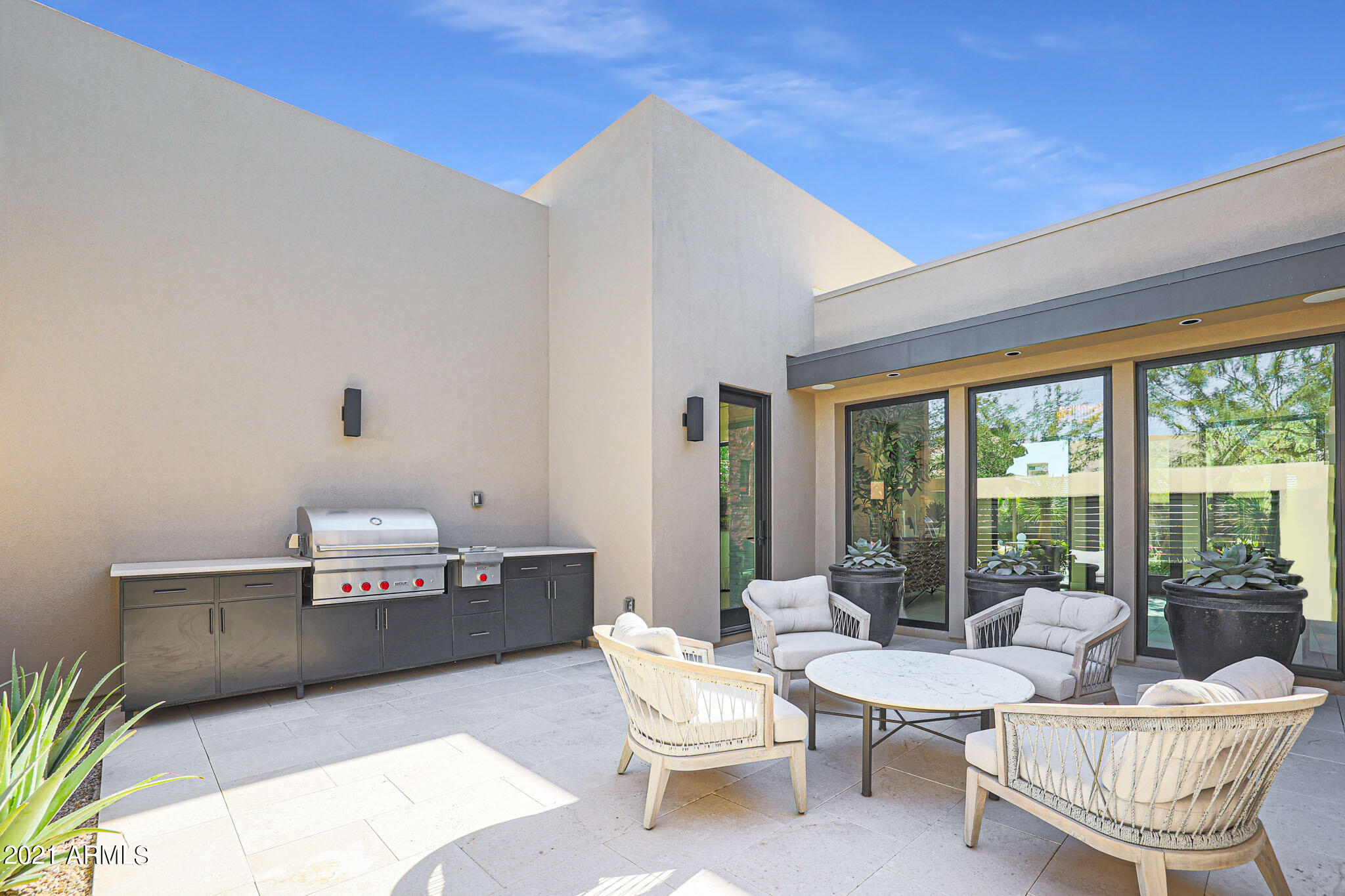 WHITE HORSE - Residential