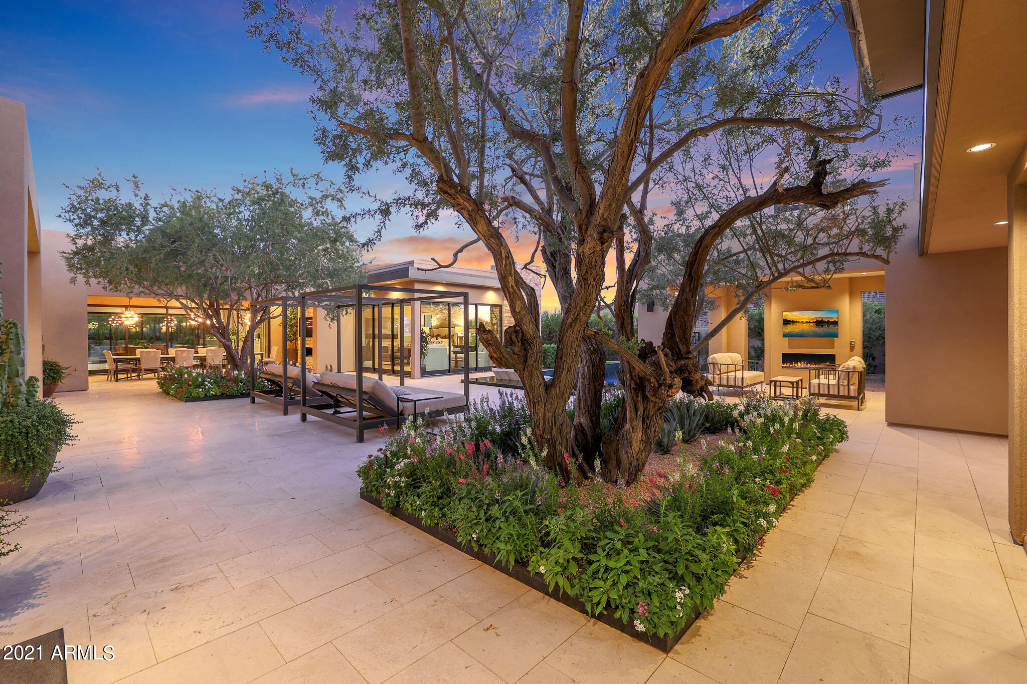 WHITE HORSE - Residential